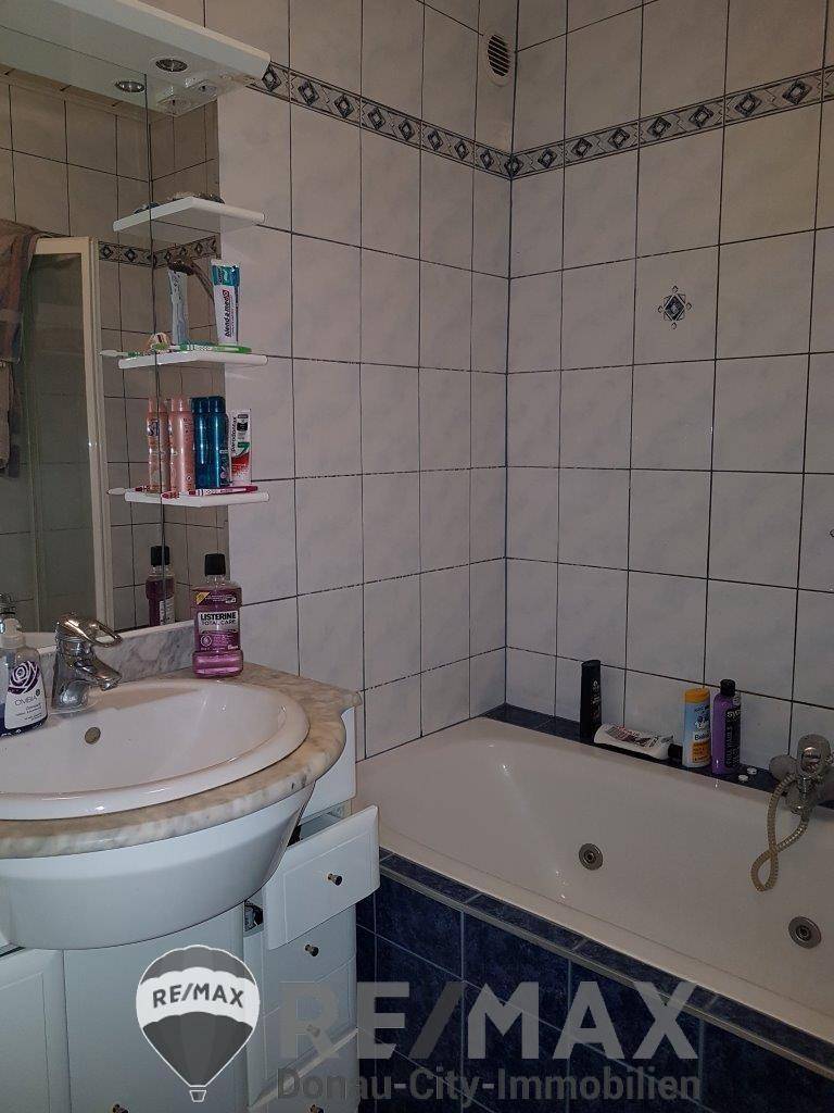 8 Bad mit Wanne