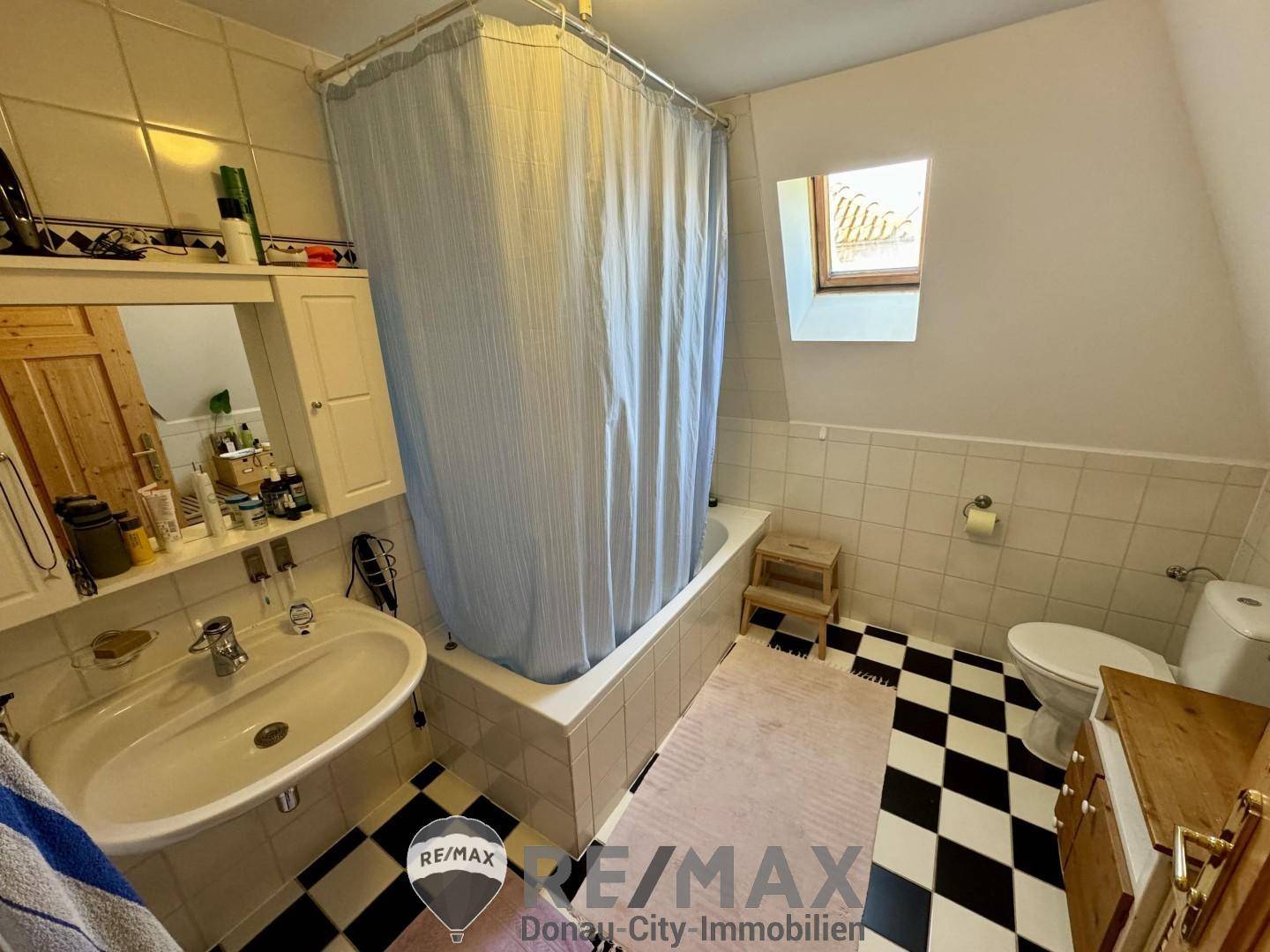 16 Badezimmer OG