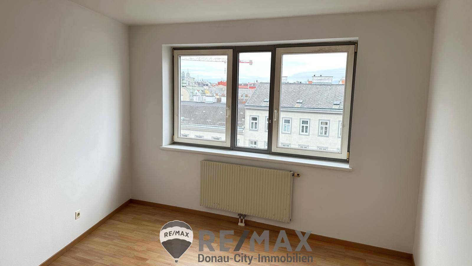 https://pictures.immobilienscout24.de/prod.www.immobilienscout24.at/pictureserver/loadPicture?q=70&id=012.0012000001E3rAk-1735565753-79d704228f5845f6bad397020306c261