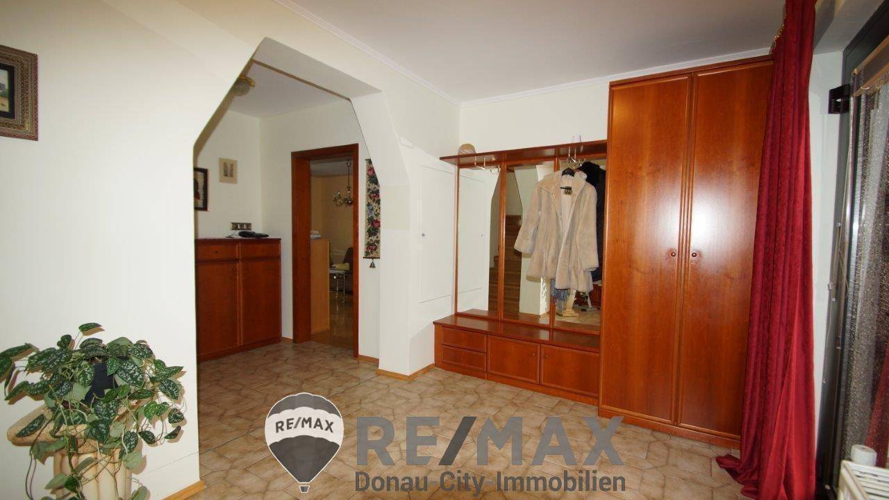 13 Garderobe Vorzimmer 1210