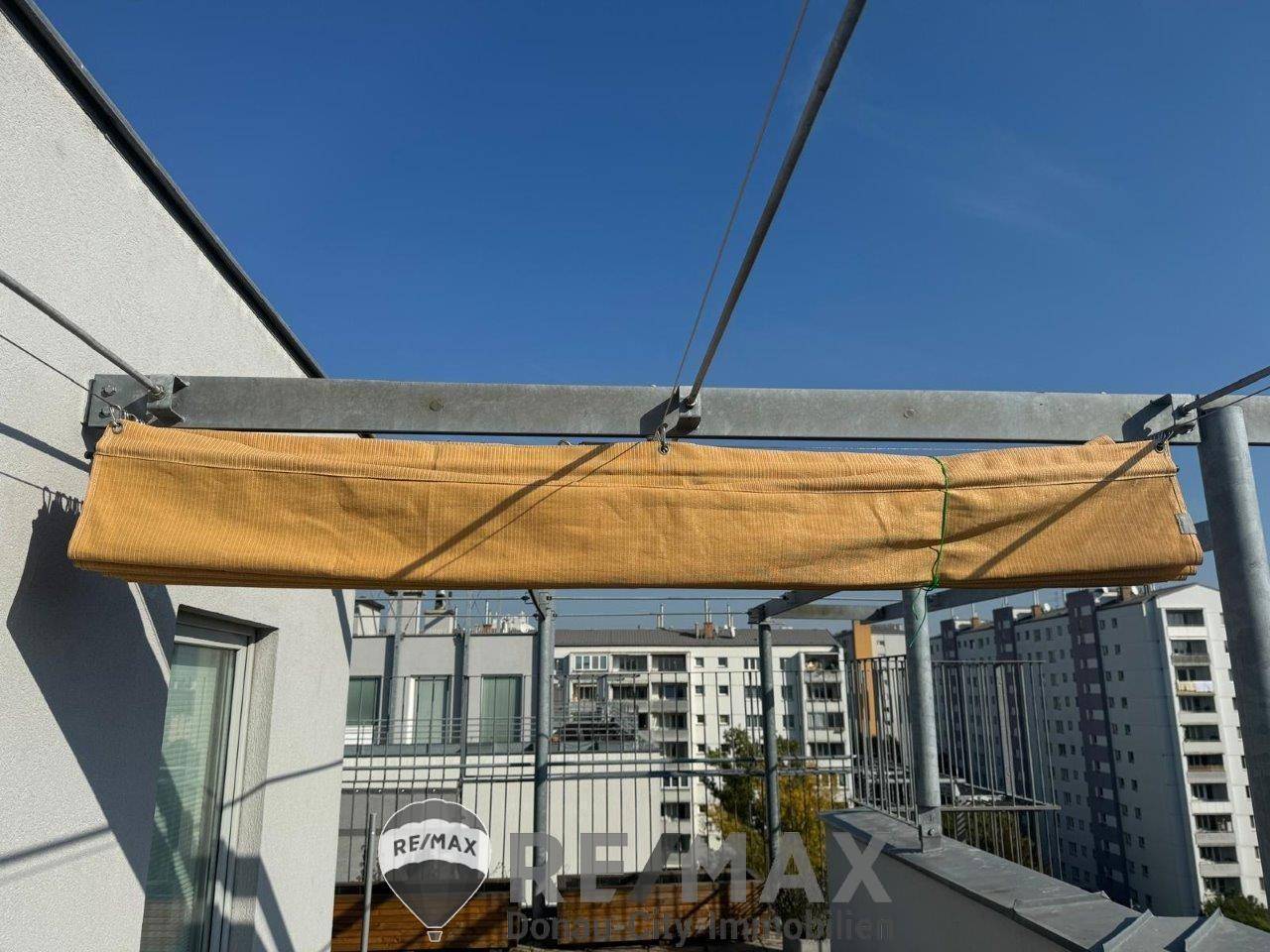 5. Terrasse mit Sonnenschutz