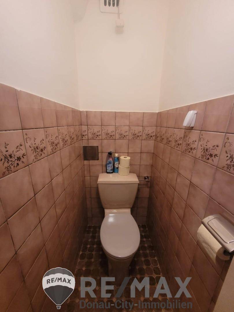 11 WC