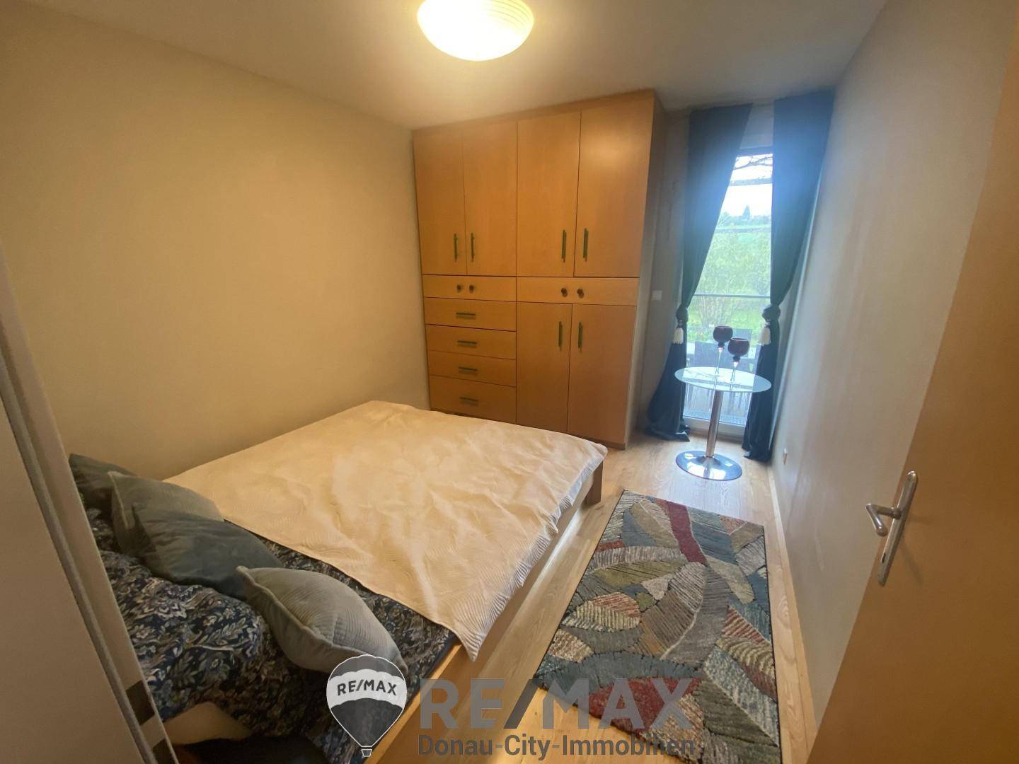 08 Schlafzimmer 1 a