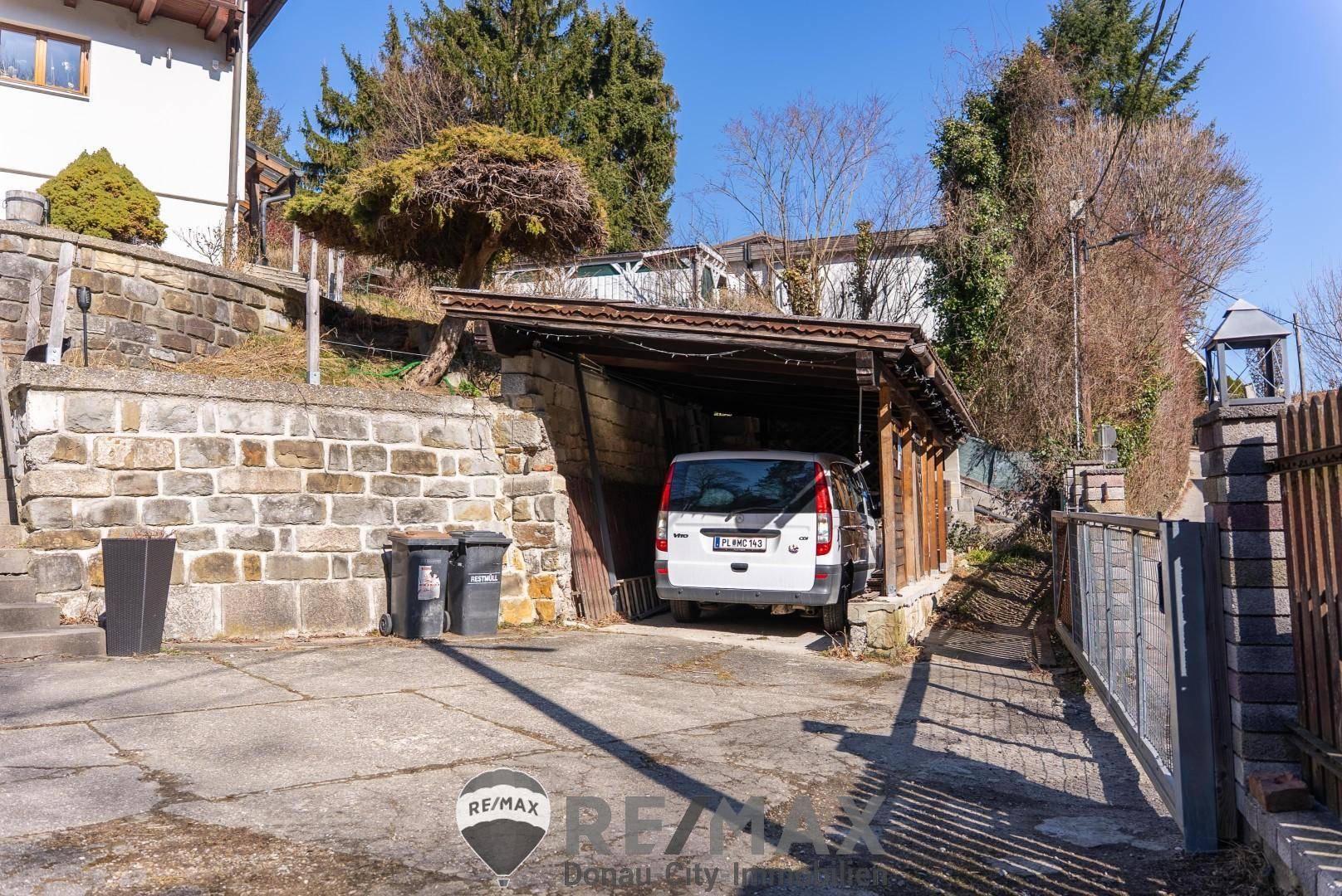 41 Carport