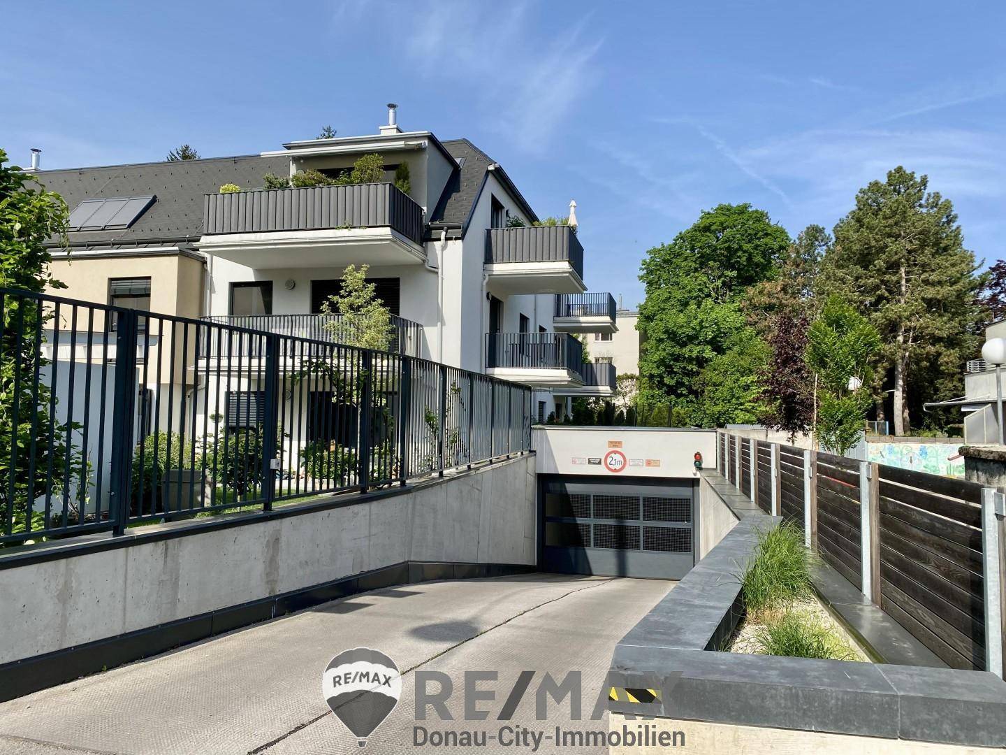 20 Garageneinfahrt