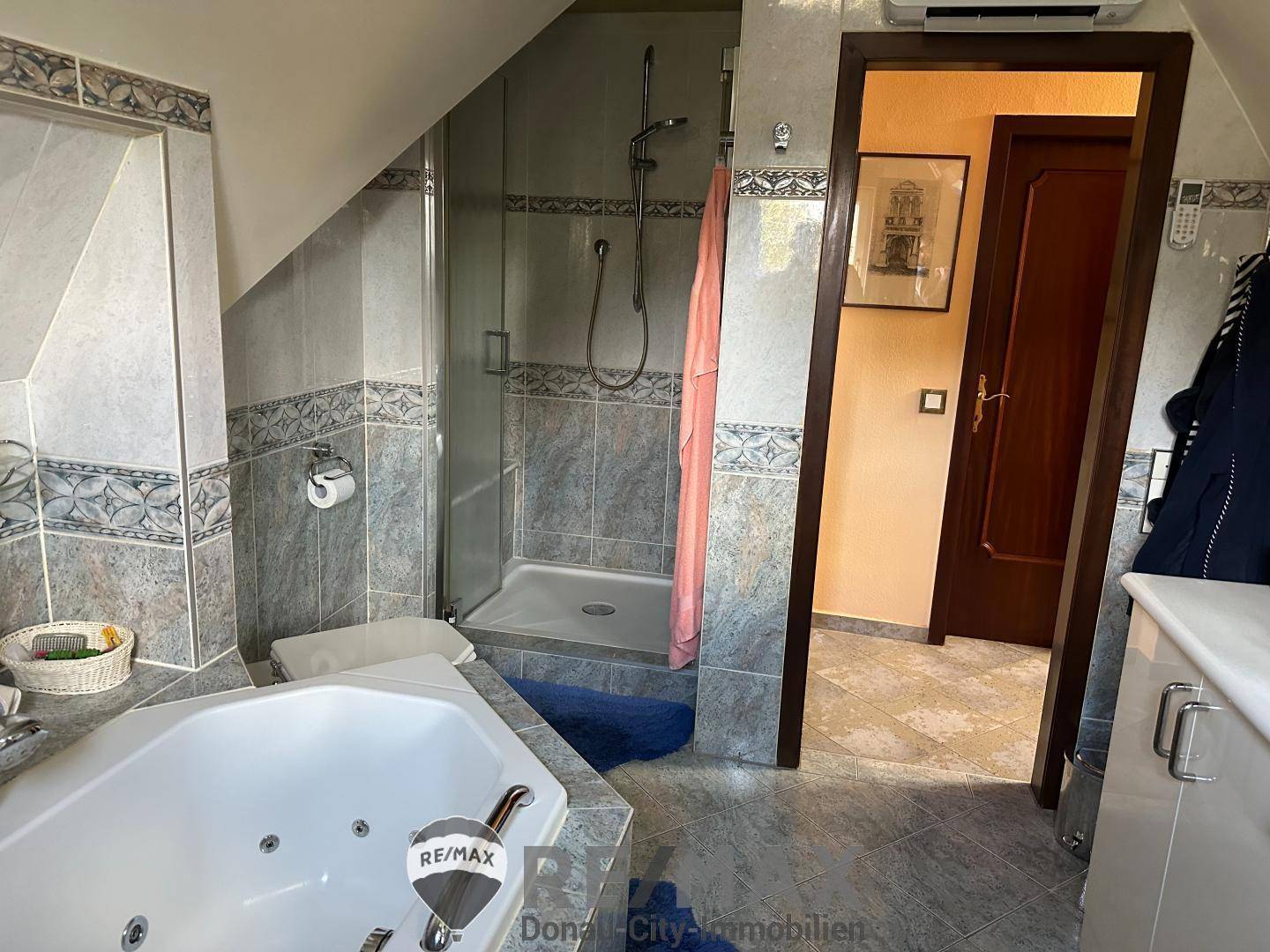 Badezimmer 2