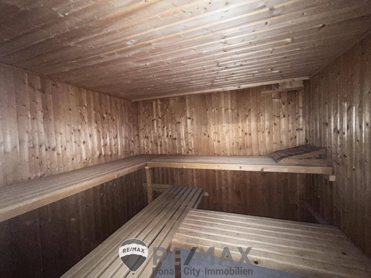 32 Sauna - KG