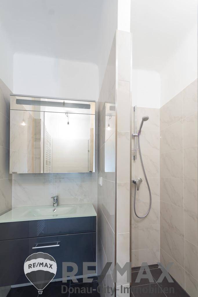07 Bad mit Dusche