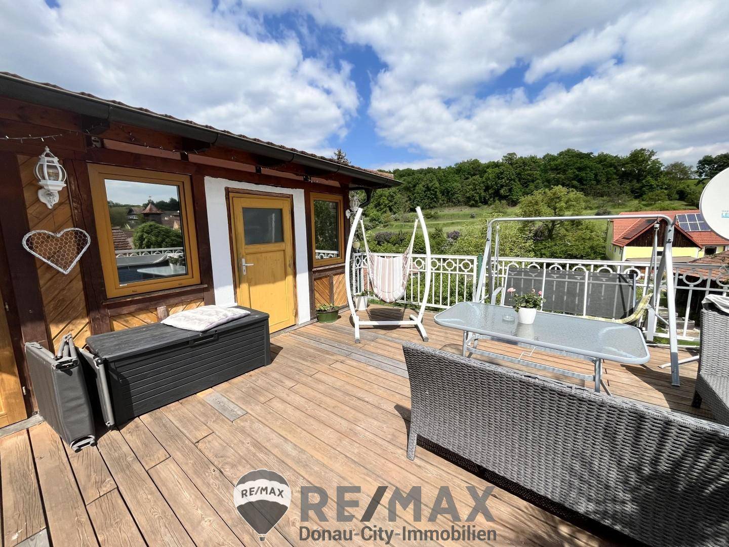 Terrasse mit Grünblick Wohneinheit 1