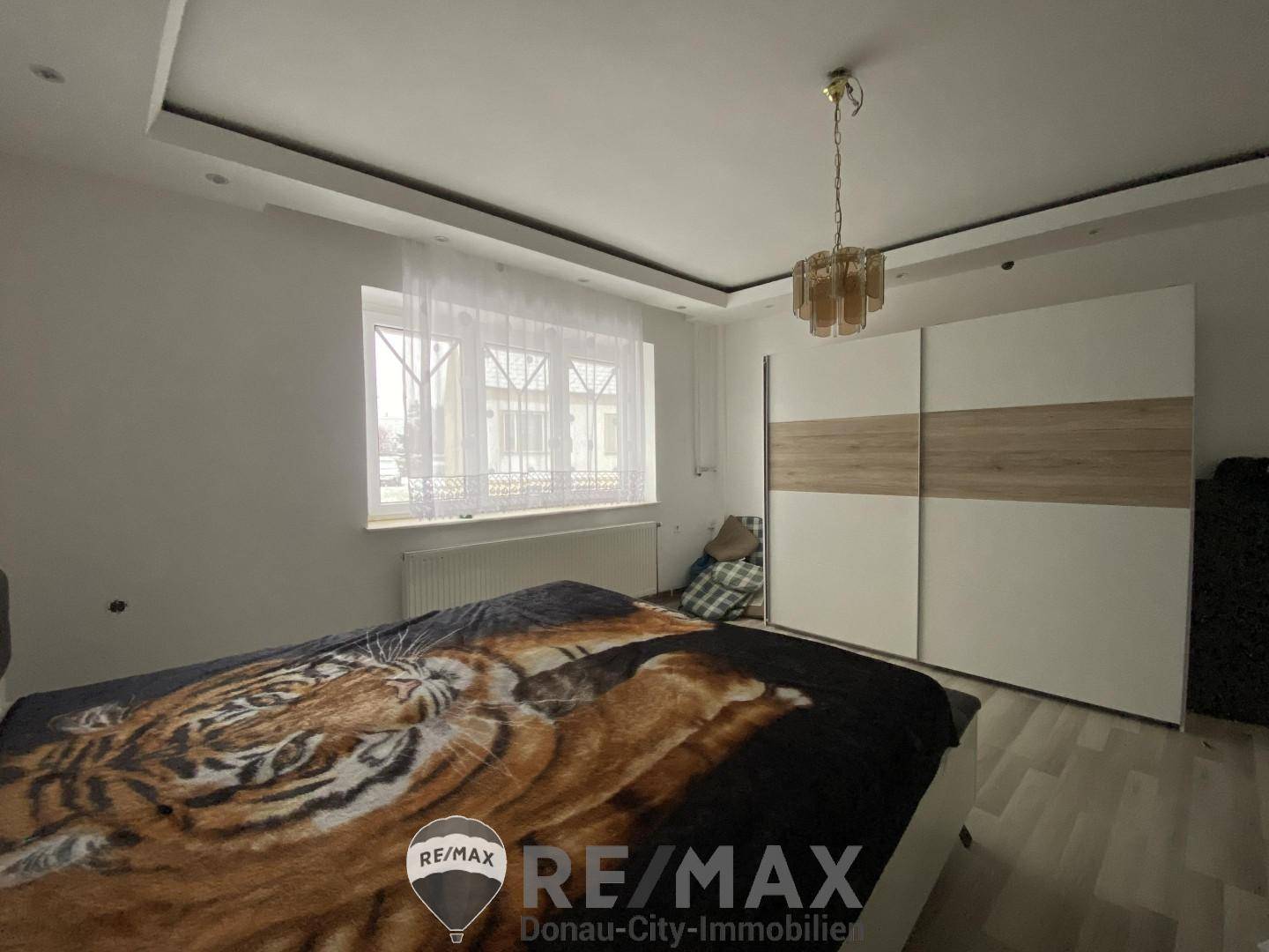Schlafzimmer 1