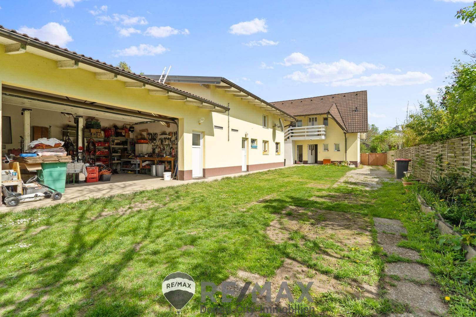 Garage Außenbereich