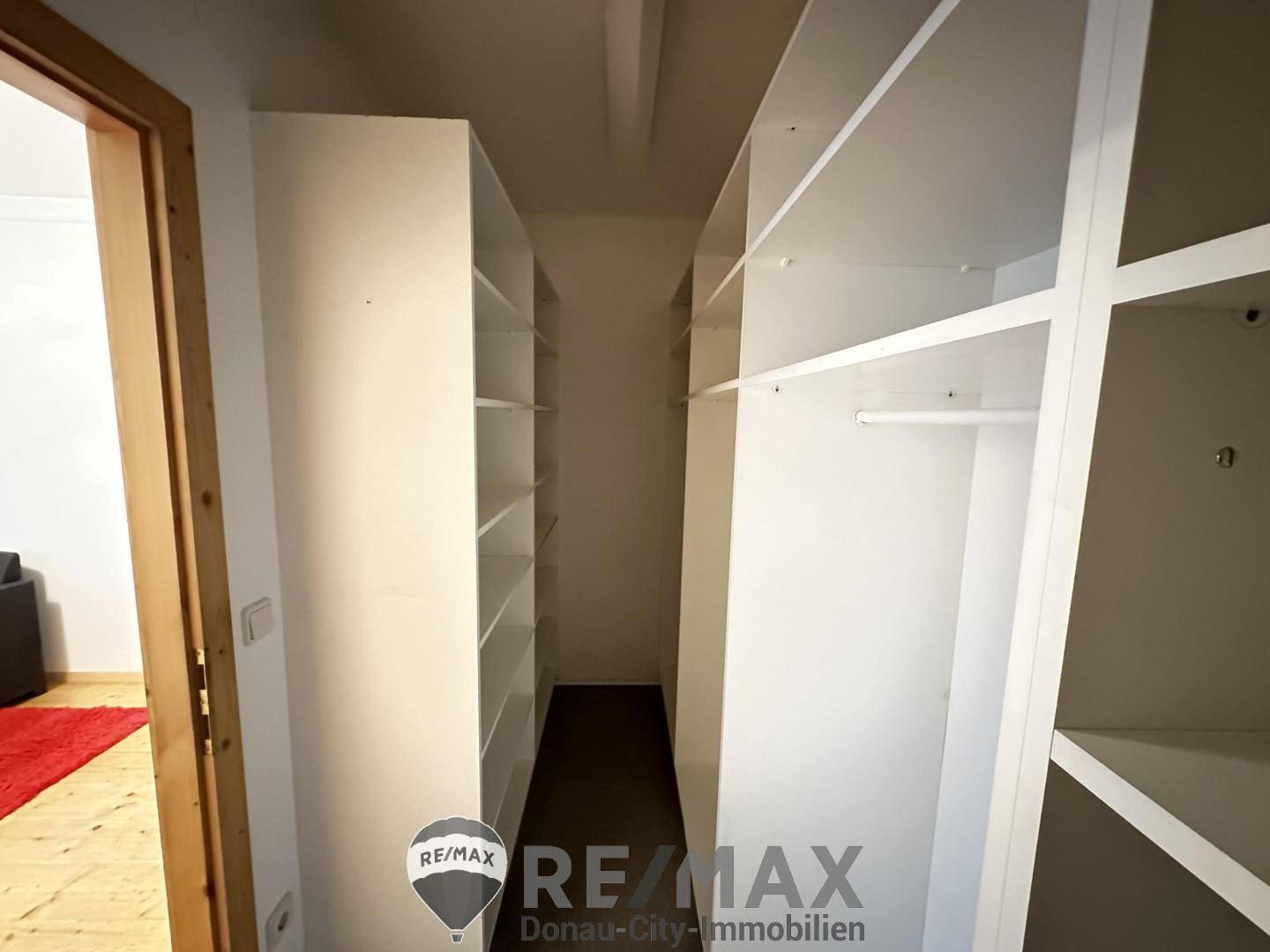 13 Begehbarer Kleiderschrank