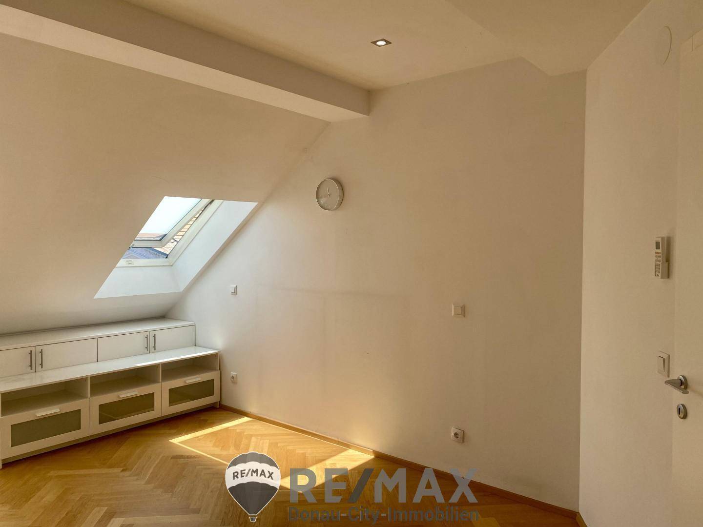 11 Schlafzimmer 1