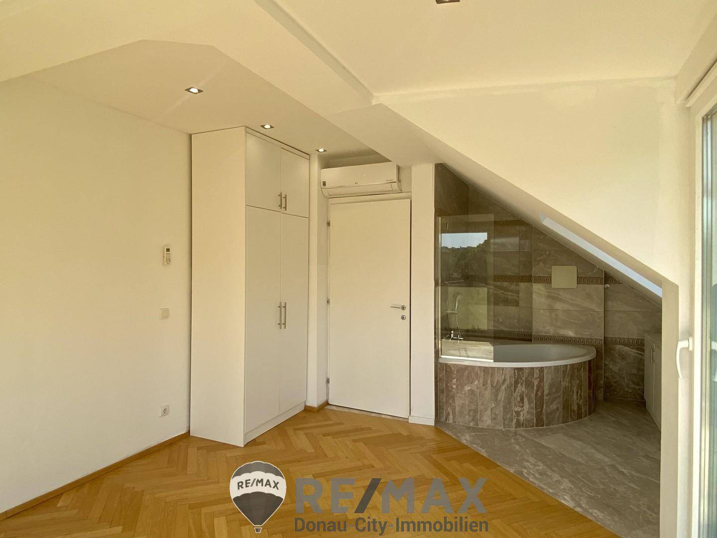 11 Schlafzimmer 2