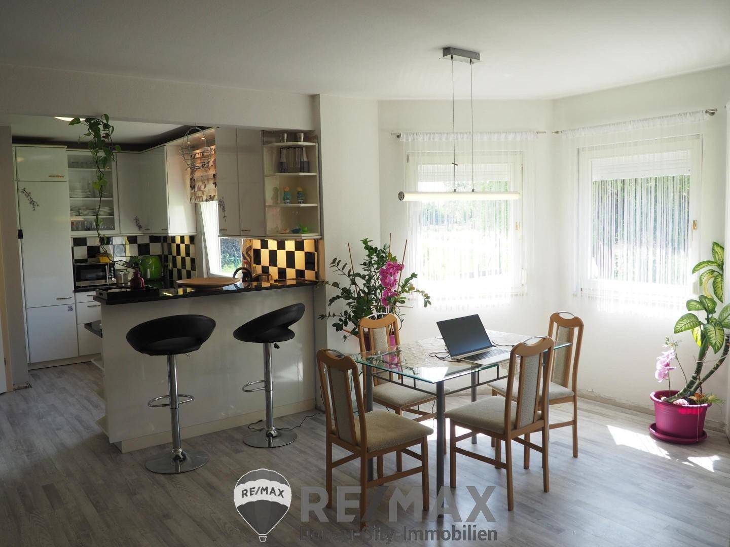 Wohnzimmer - offene Küche