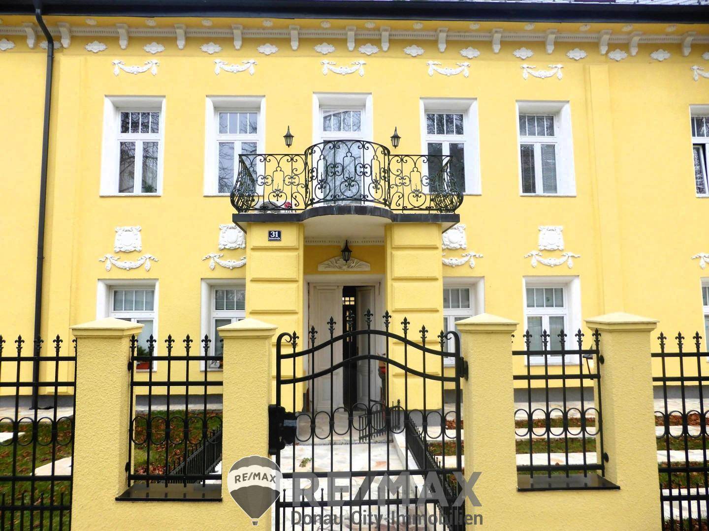 13 Wohnhausanlage