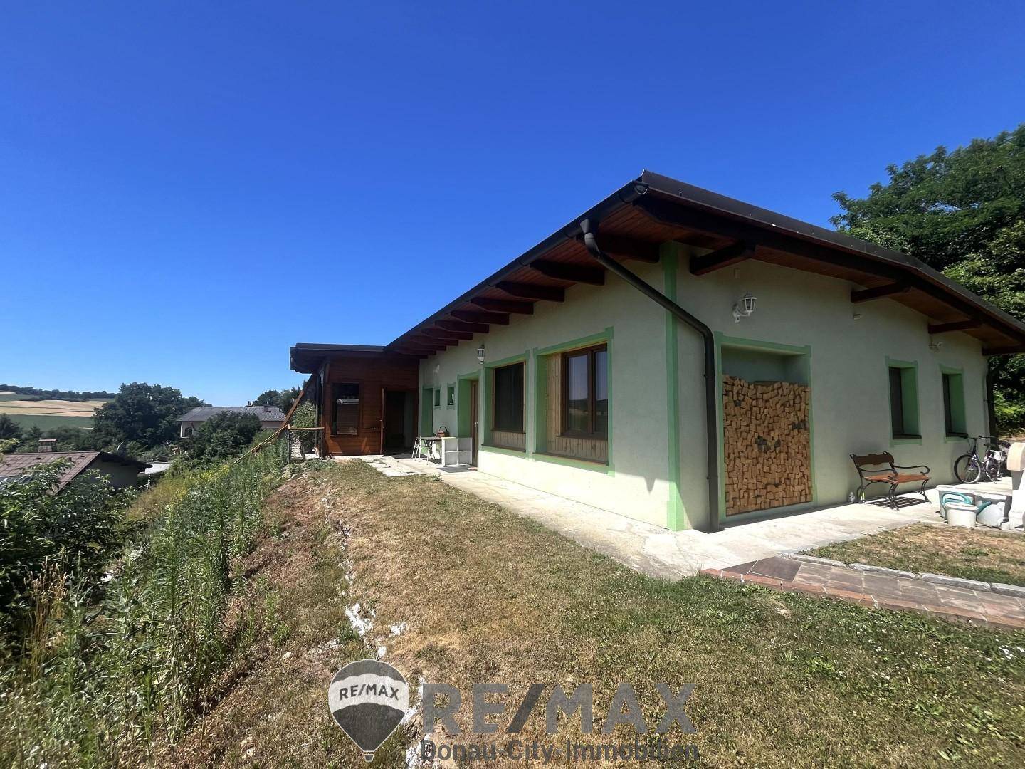 24 Bungalow 1