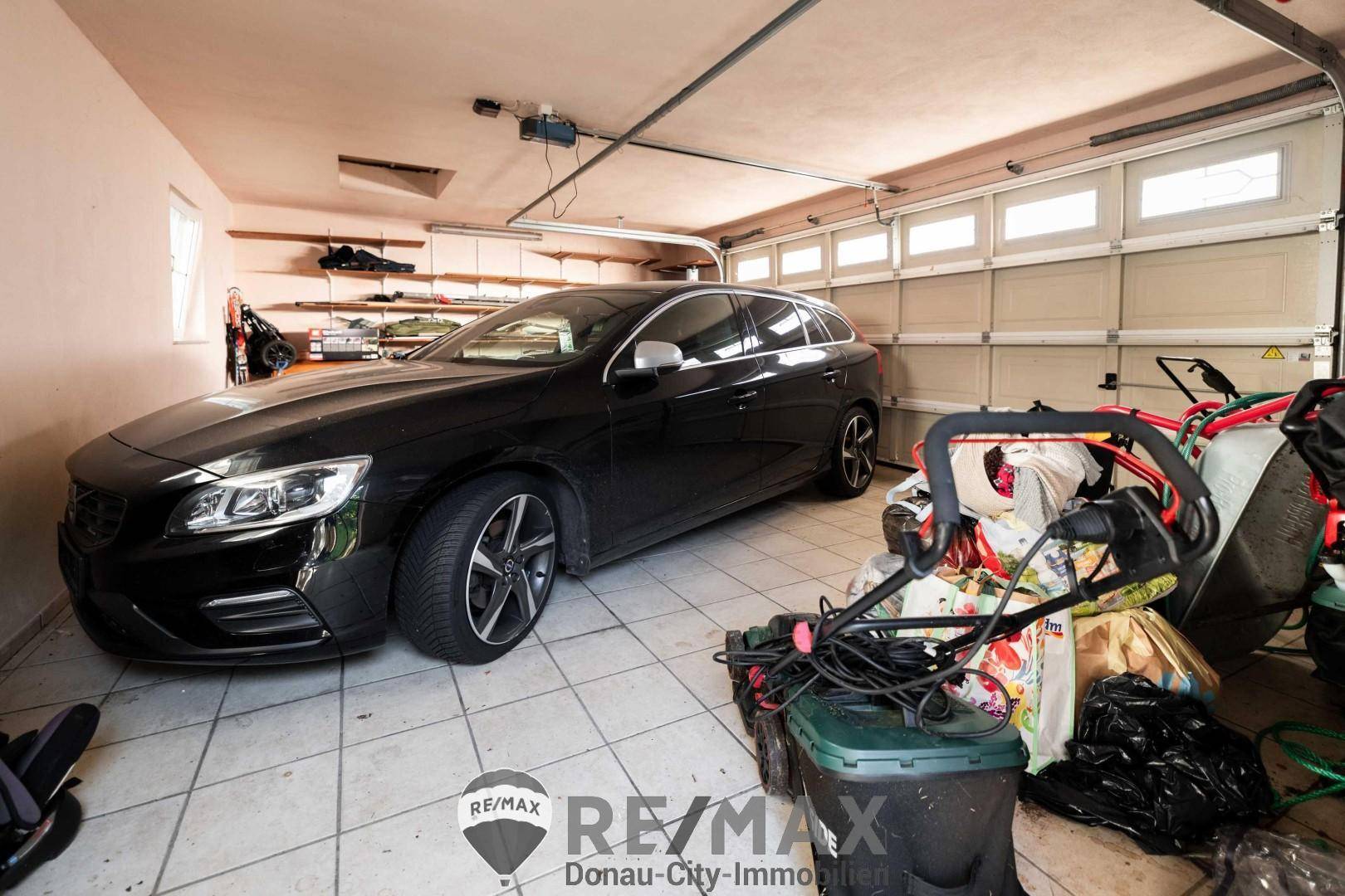 25 Garage