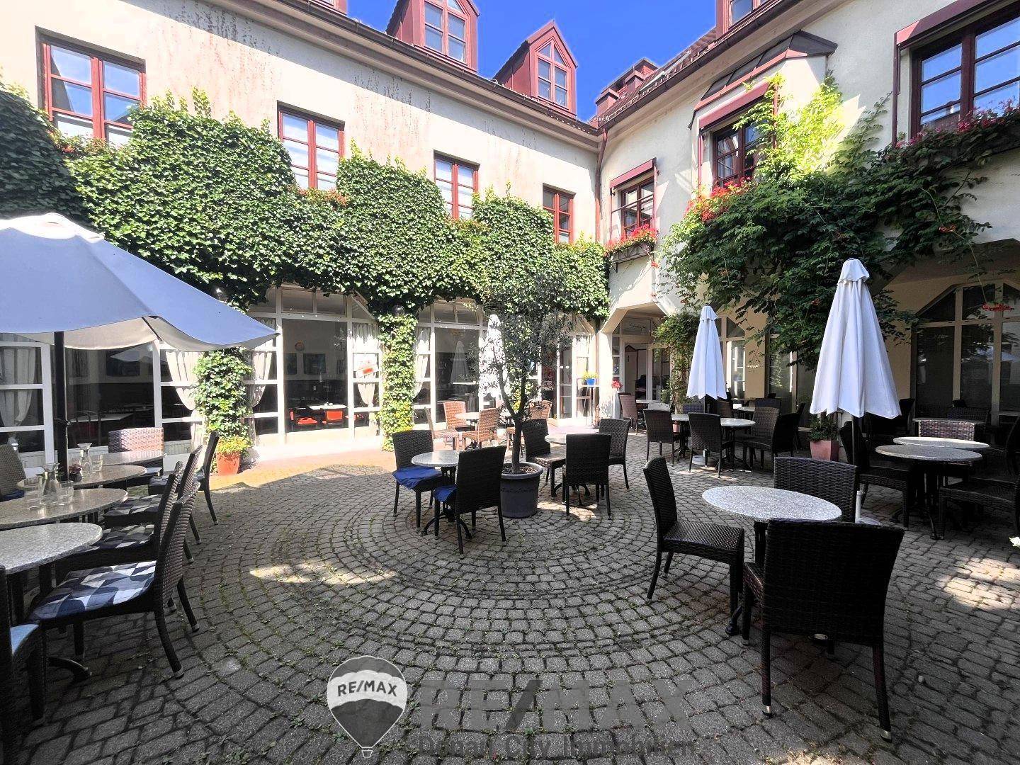 24 Gastgarten