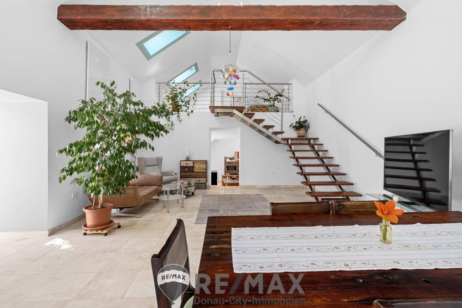 Wohnzimmer Stiegen zum OG