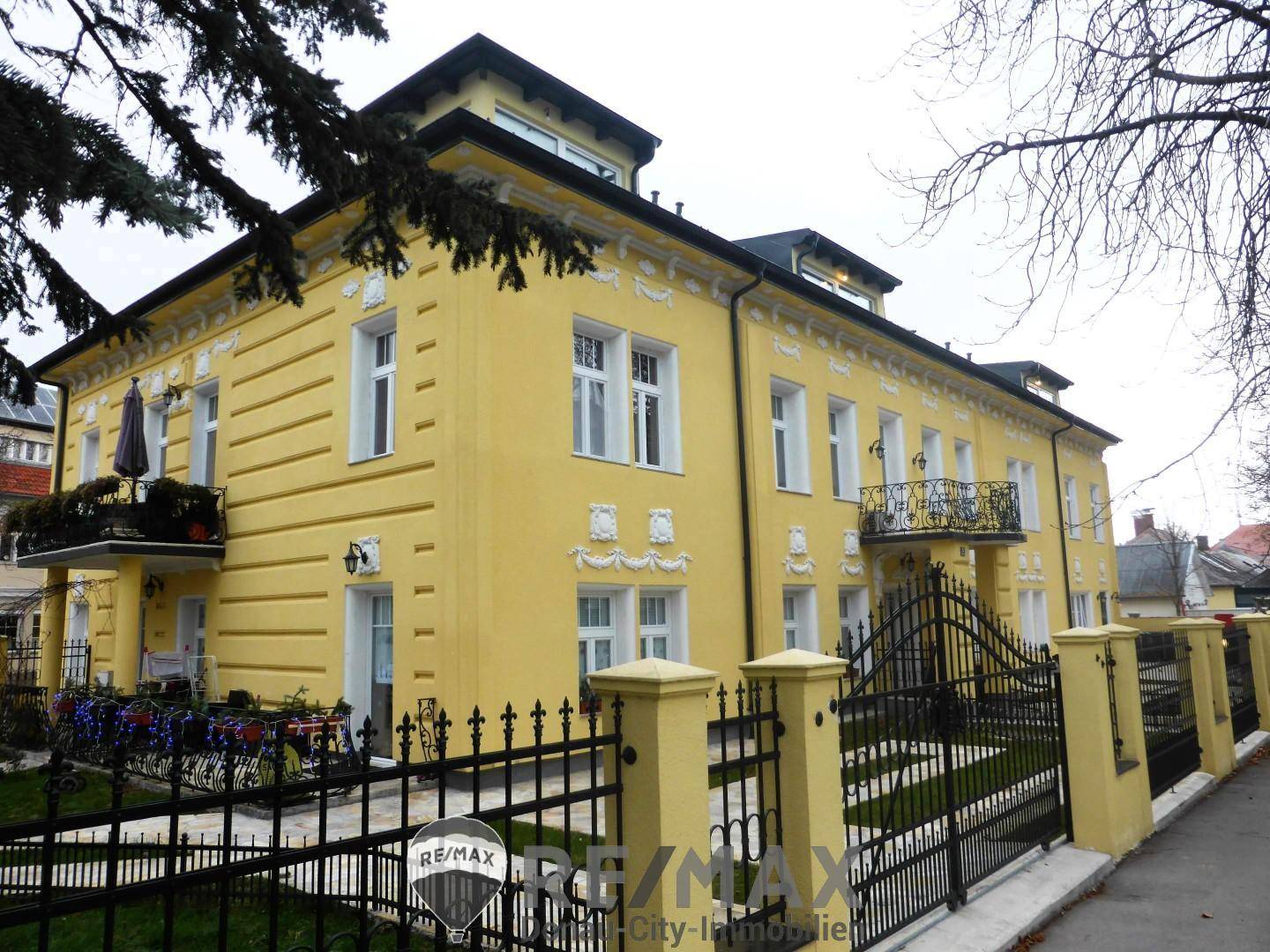 12 Wohnhausanlage