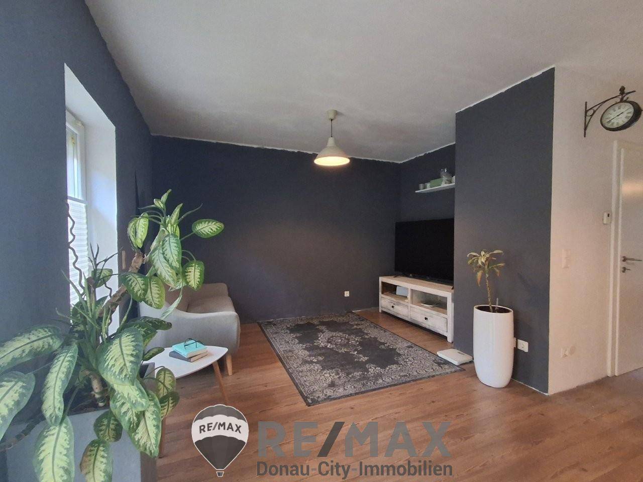 6 Wohnzimmer RH 2232