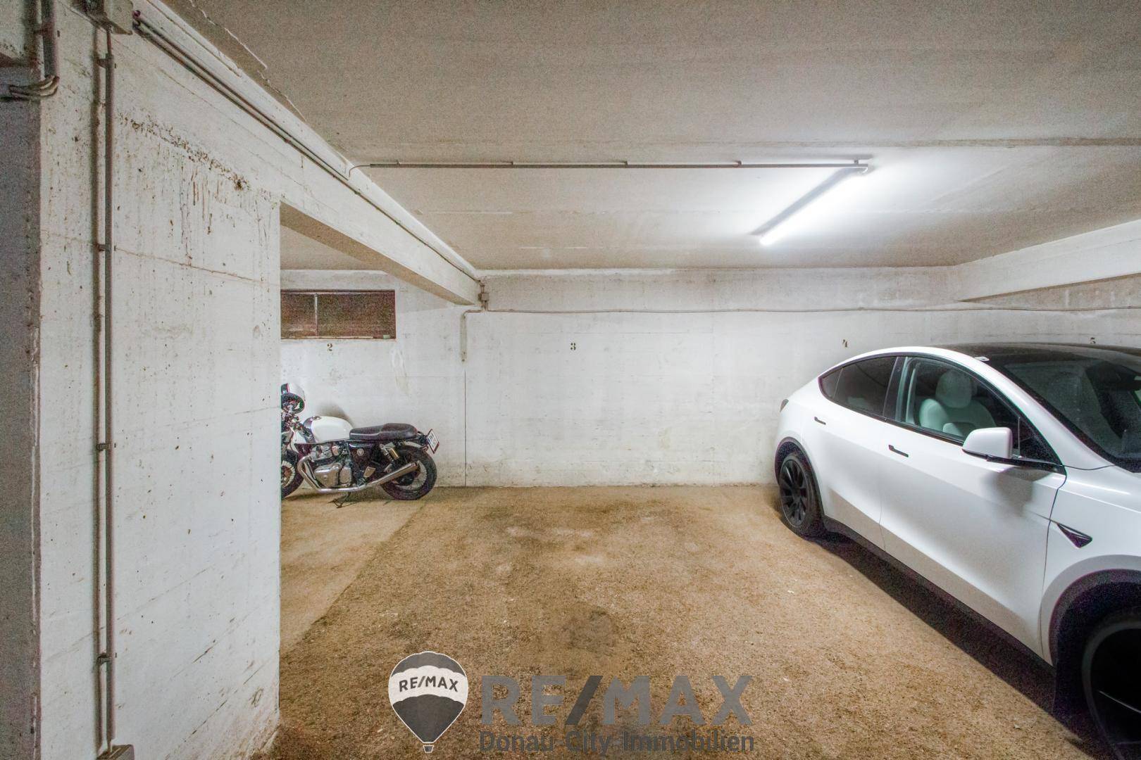 10-Garage