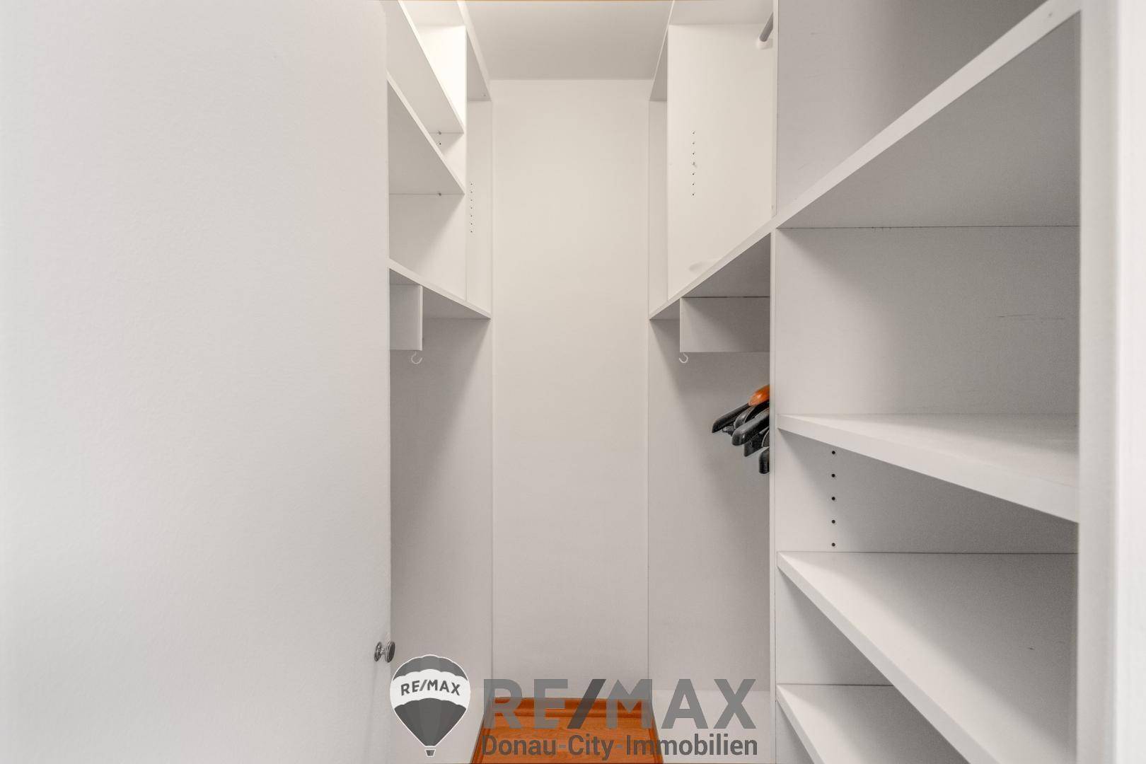 07-Begehbarer Kleiderschrank