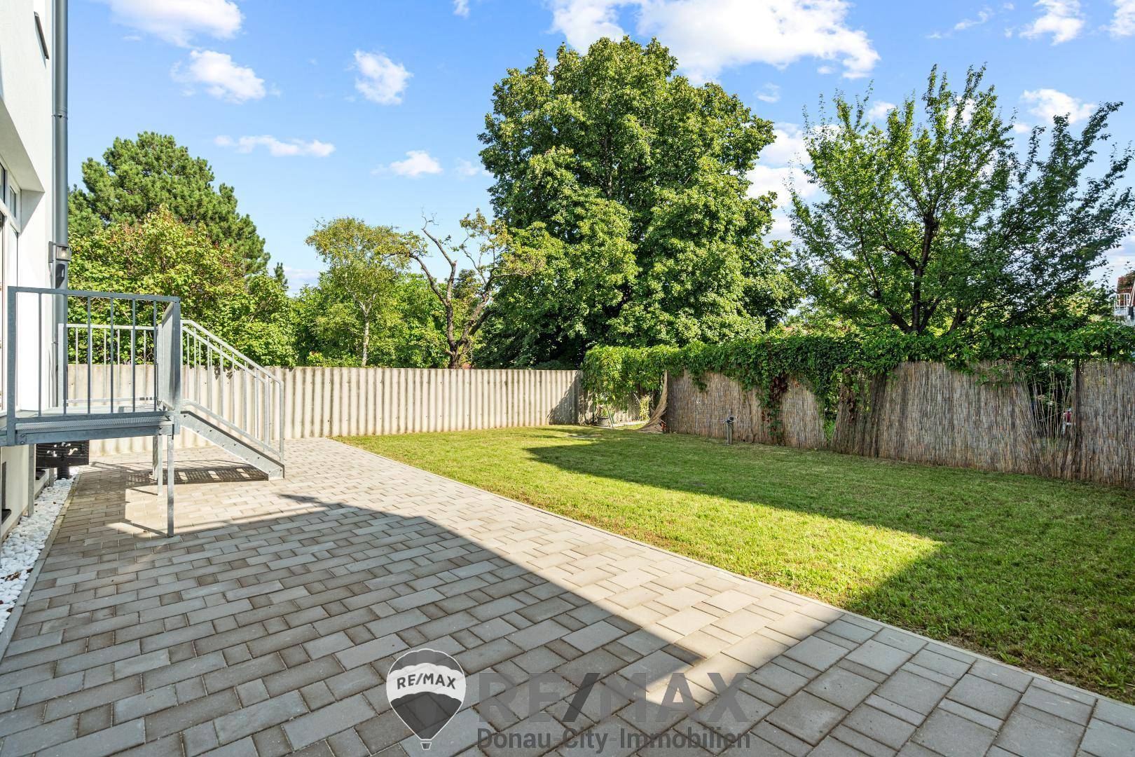 Garten mit Terrasse Iststand
