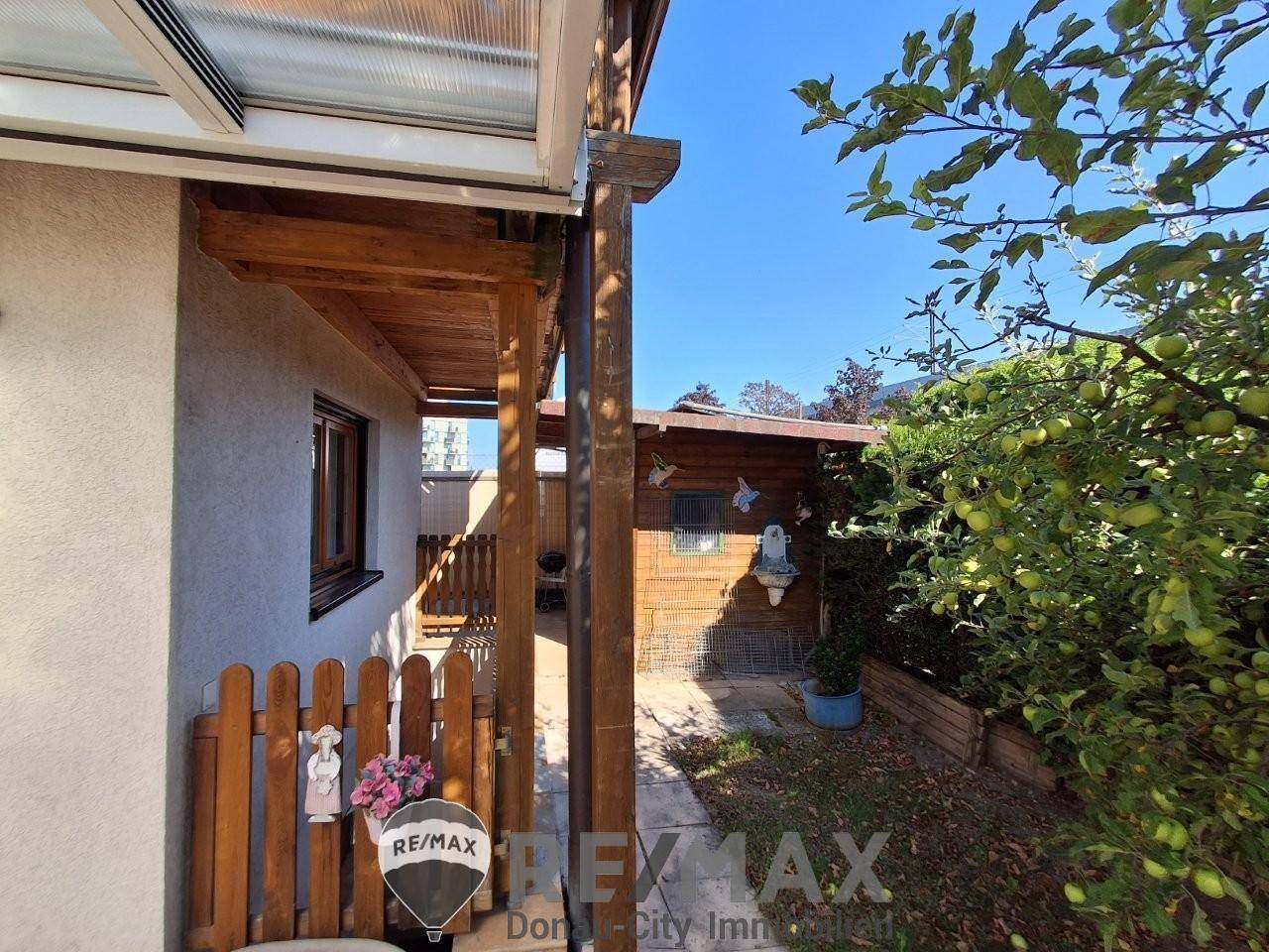24 Garten seitlich 1210