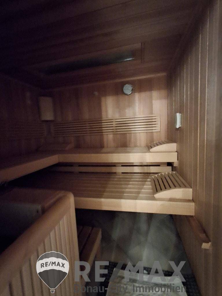 28 Sauna 1210