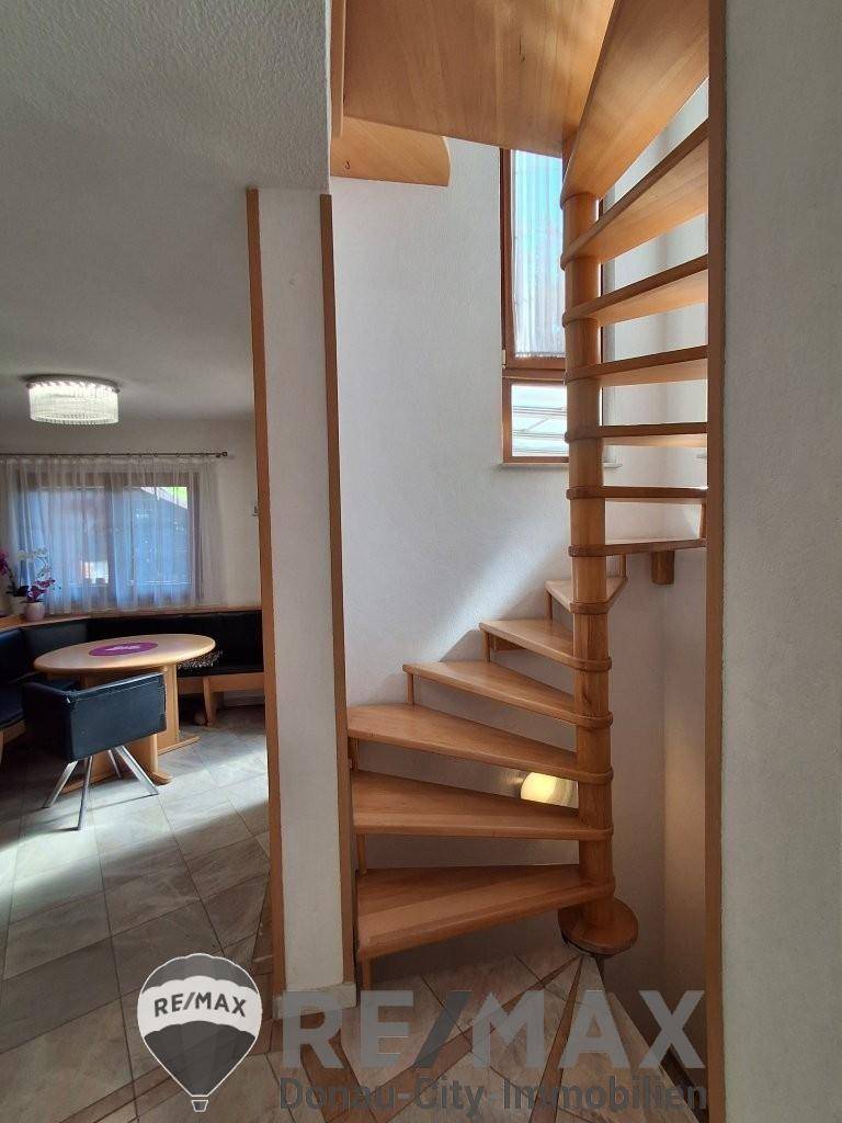 33 Wendeltreppe 1210