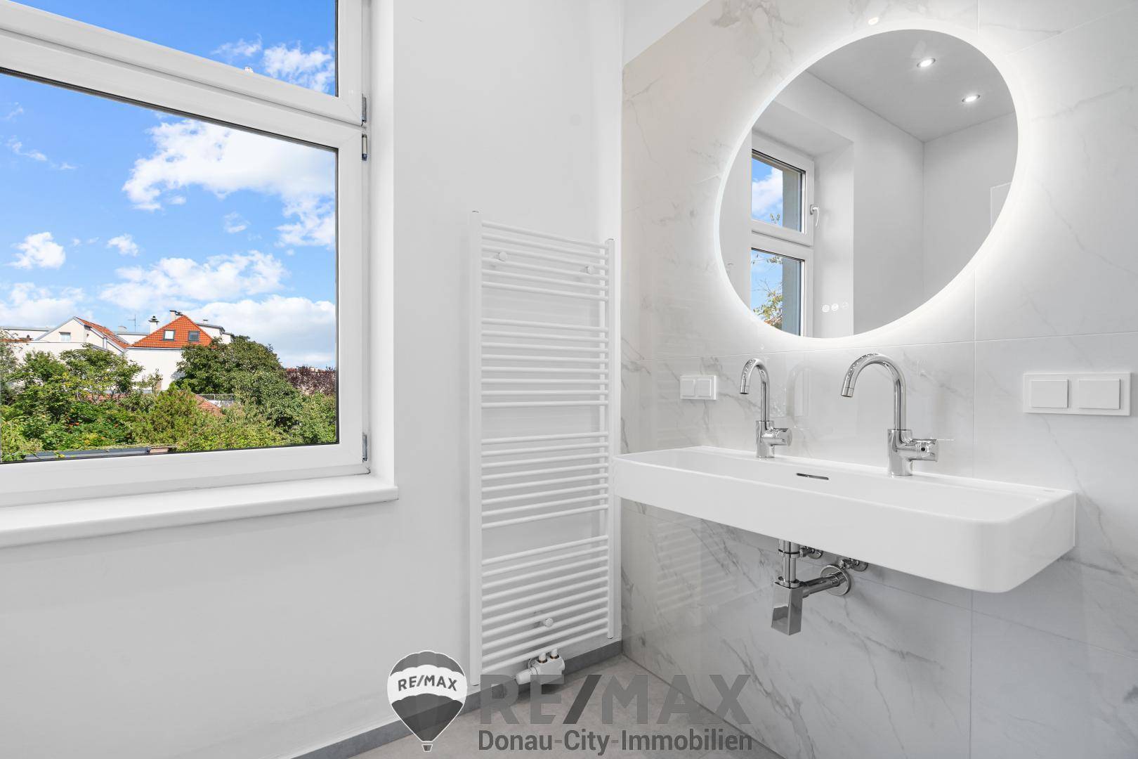 Bild 8, Badezimmer, Ansicht 1