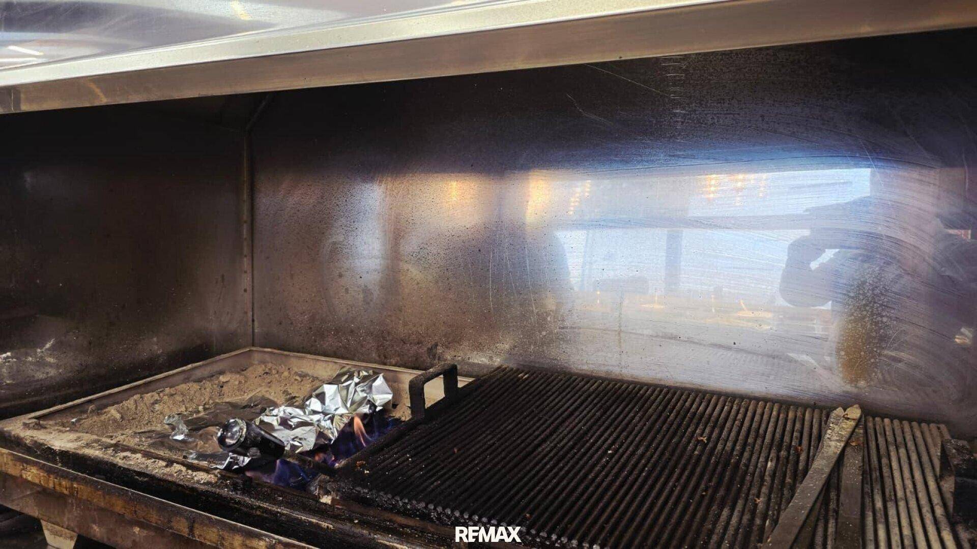 Holzkohlegrill