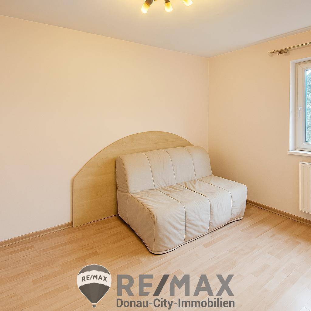 Zimmer ca. 10m² OG