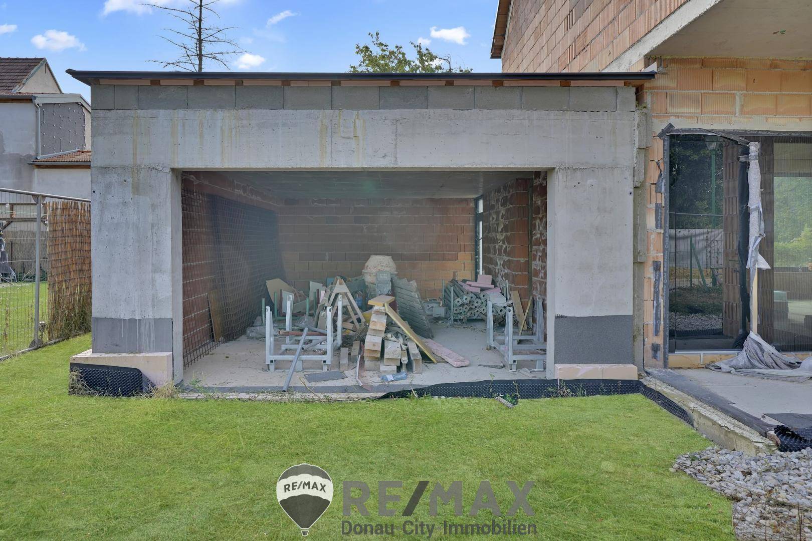 19-EG Garage