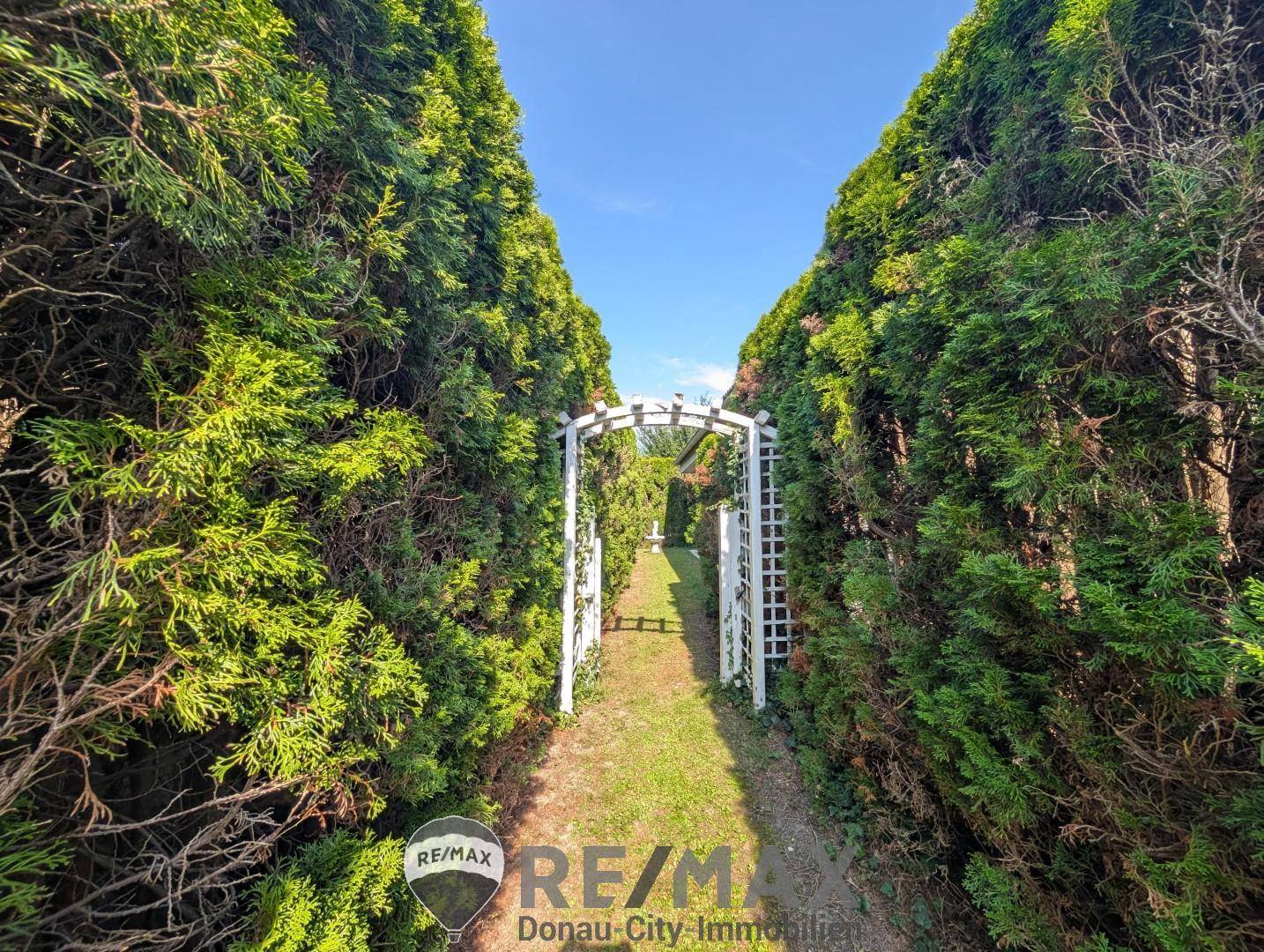 Eingangsbereich_Strasse