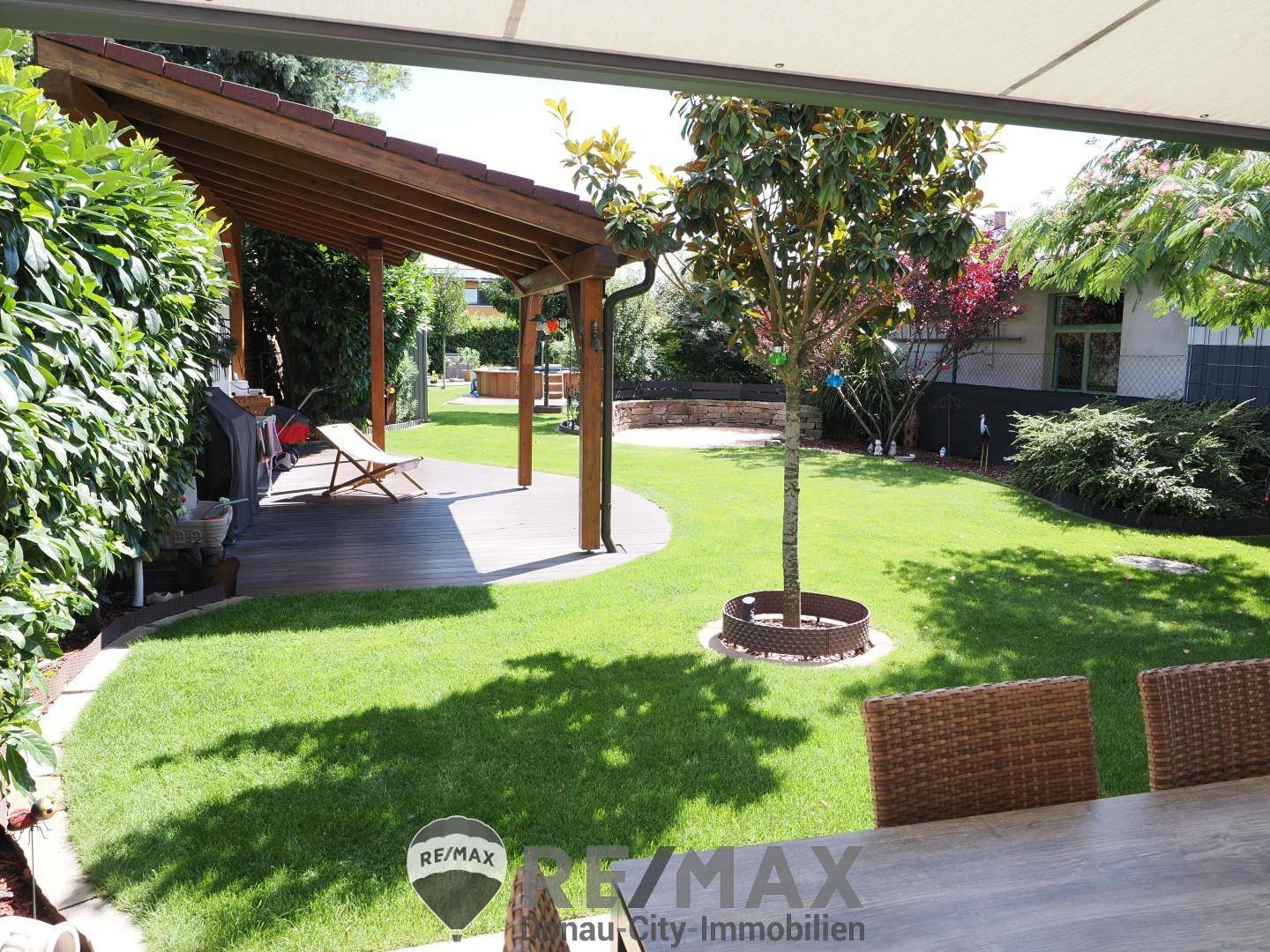 Garten mit Terrasse