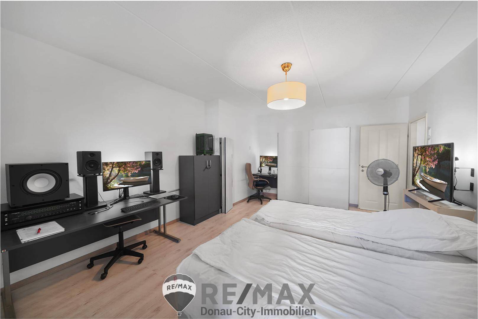 03-Wohnzimmer und Schlafzimmer 2 Ansicht 2