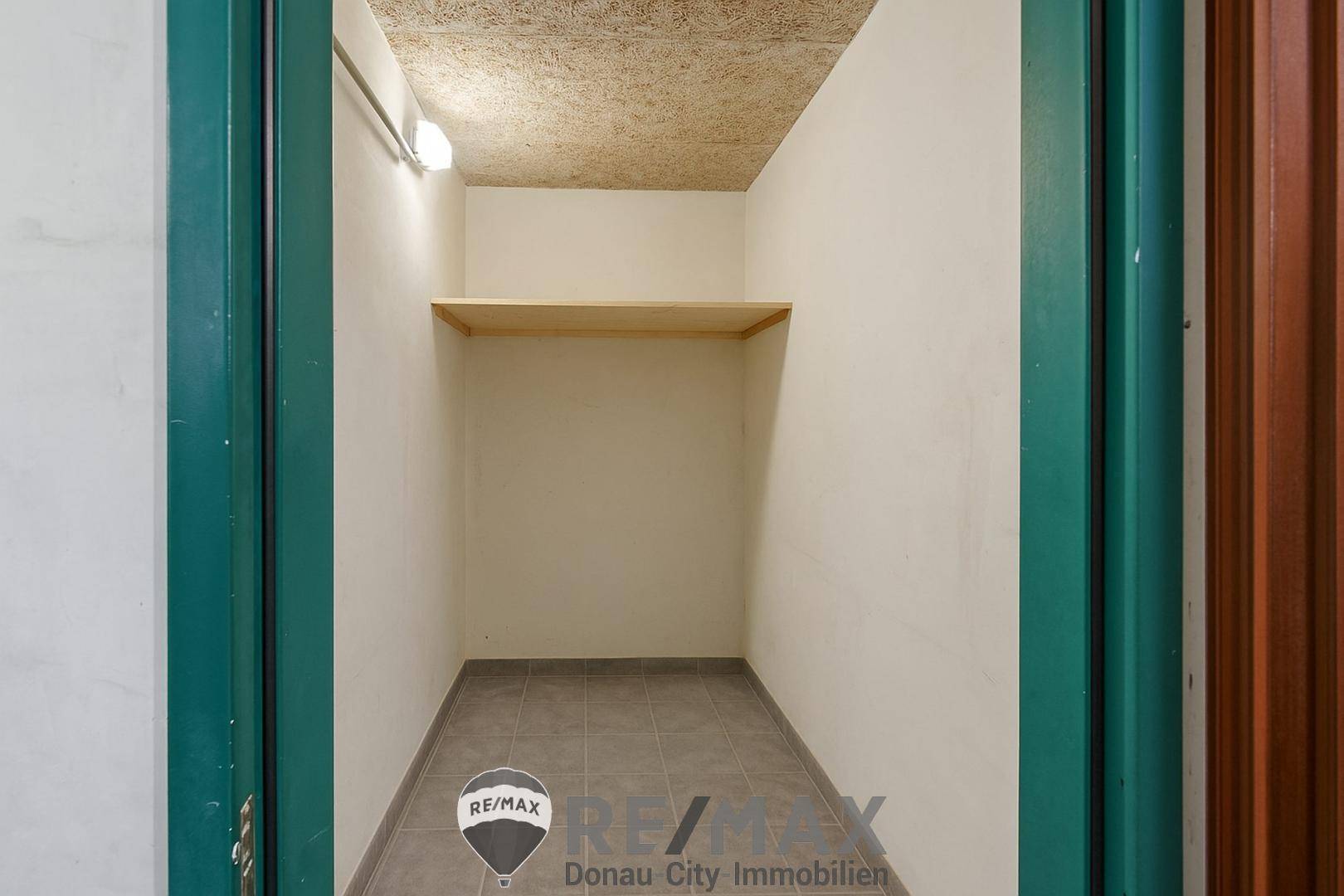 10-Kellerabteil aufgeräumt
