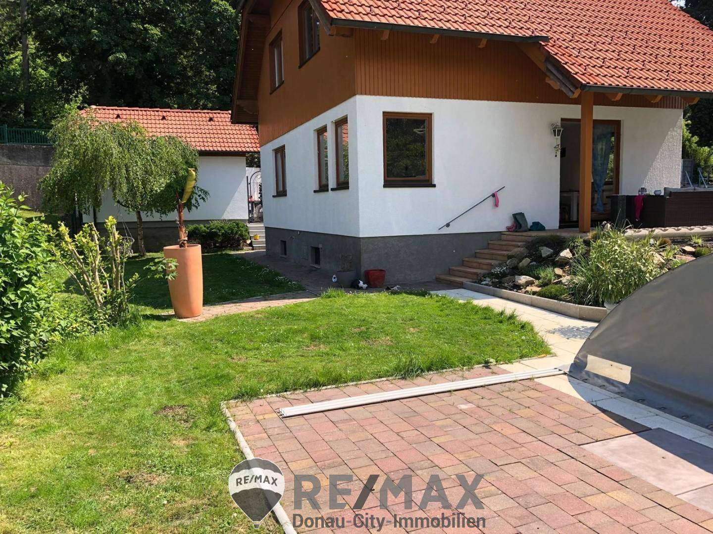 29 Pool - hinten
