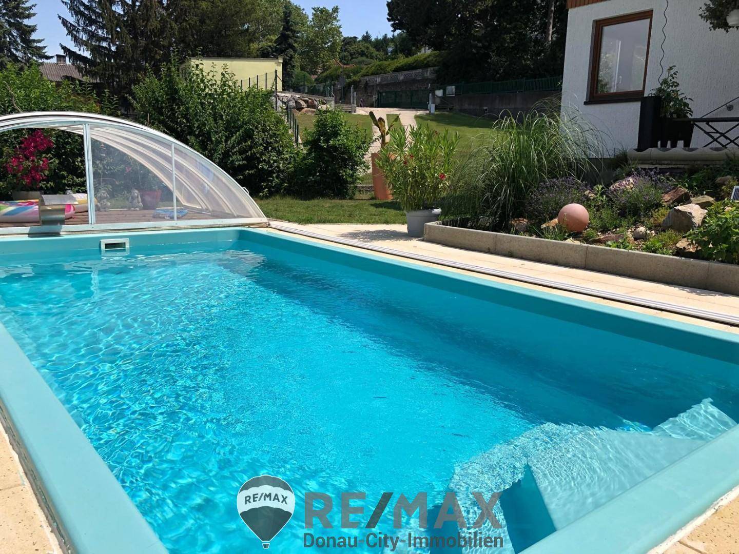 02 Pool
