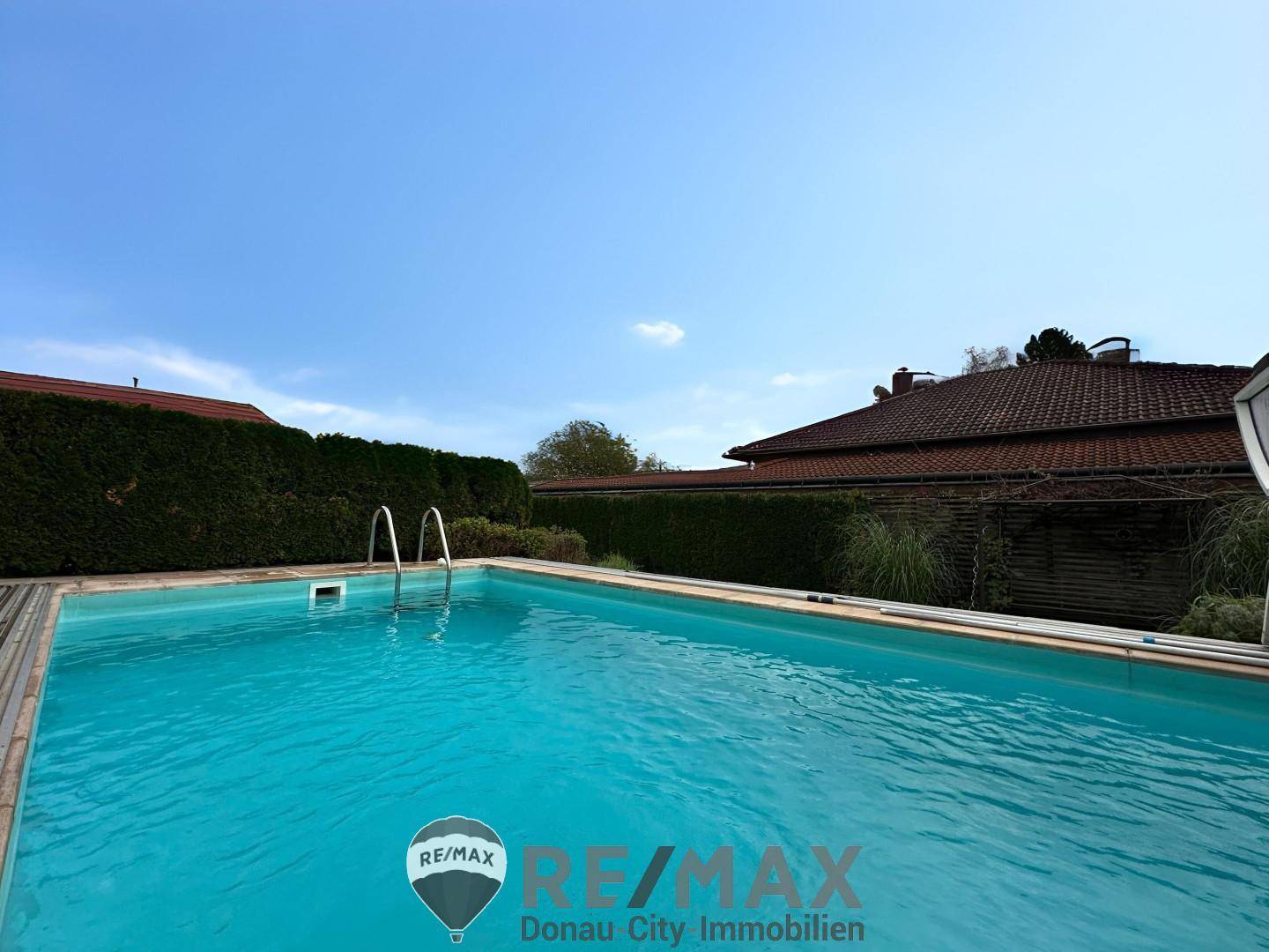 25 Pool
