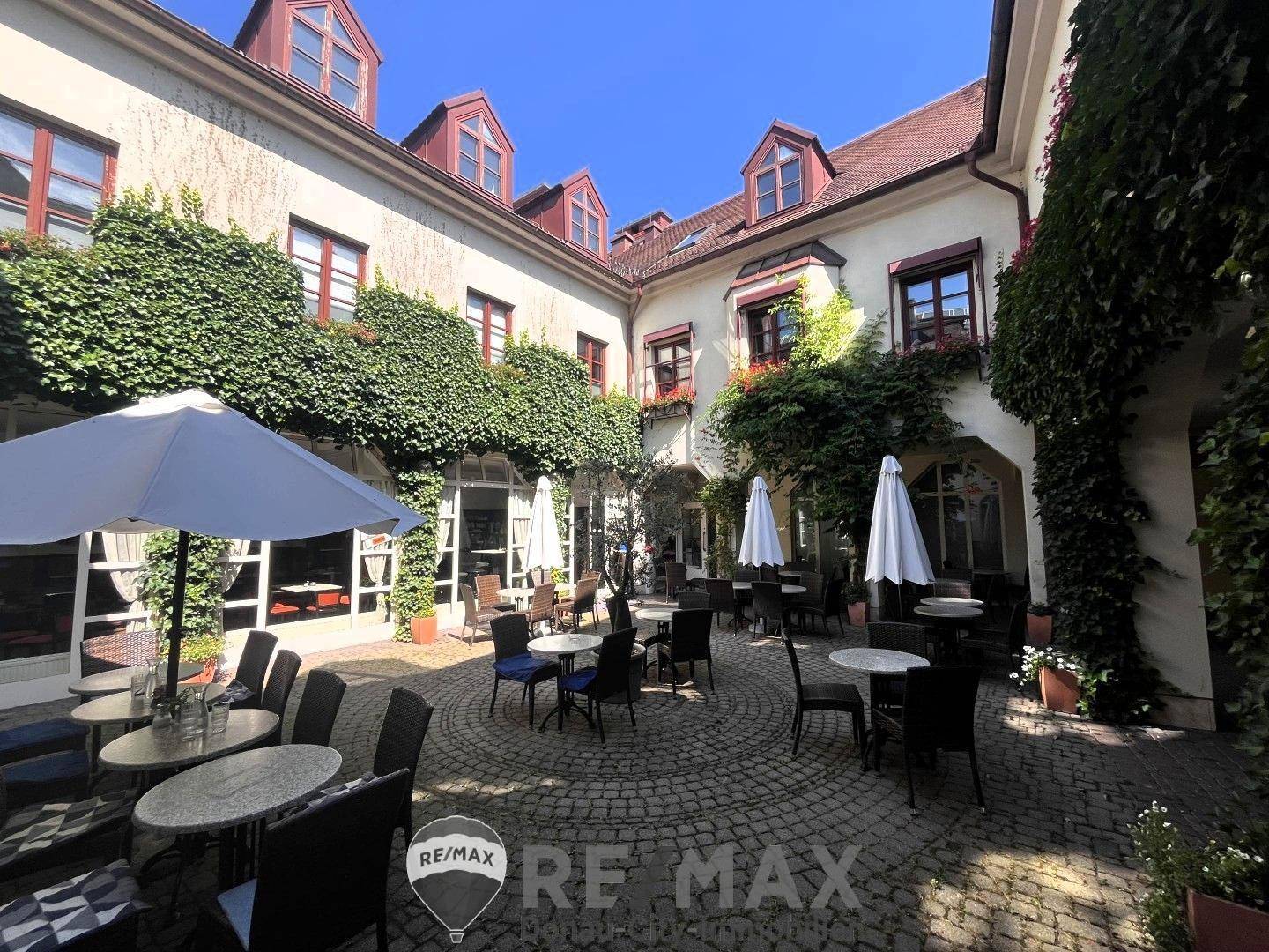 21 Gastgarten_Innenhof