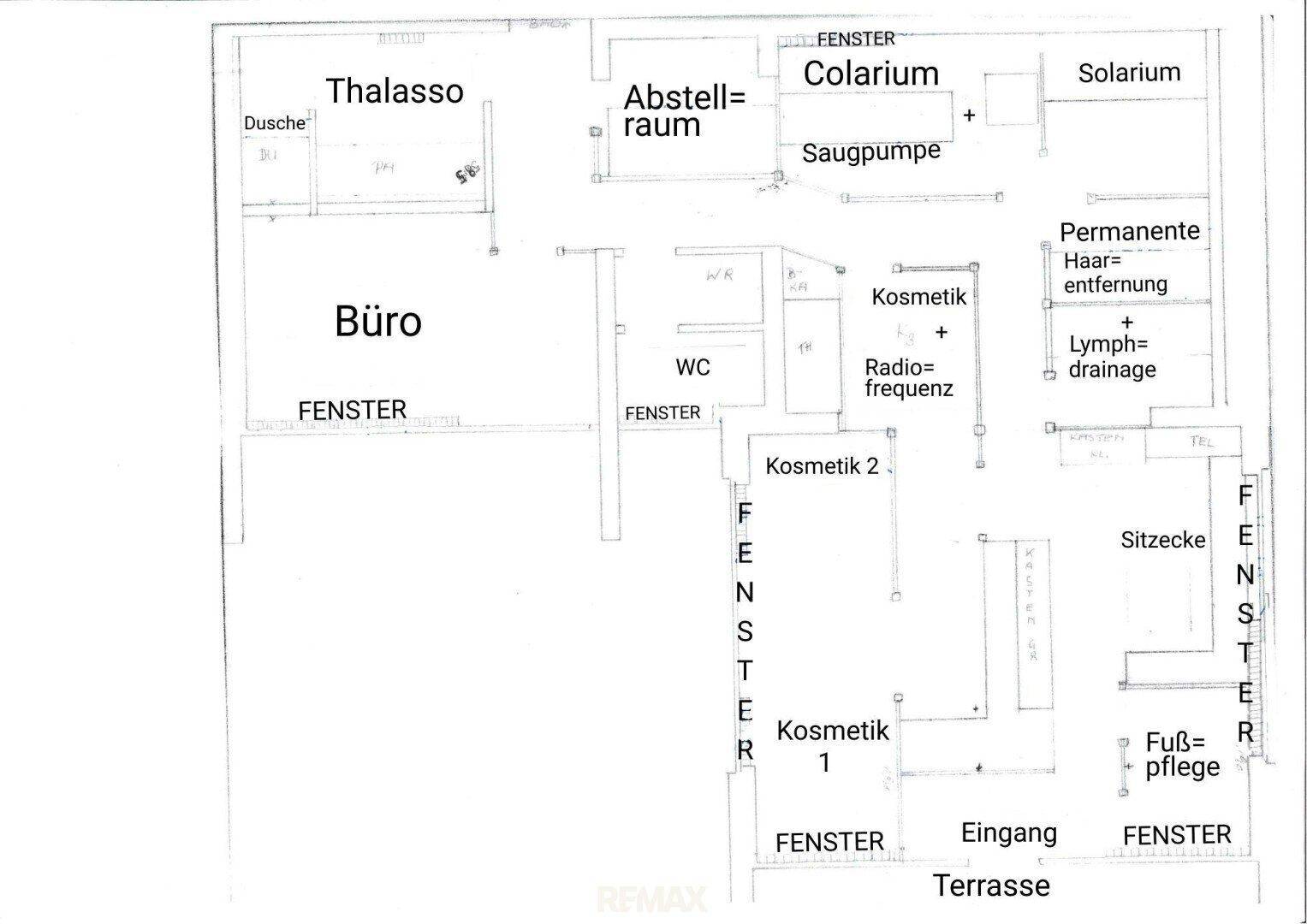 Grundrissplan mit verschiedenen Räumen wie Büro, Thalasso, Solarium und Kosmetikbereichen sowie einer Terrasse.