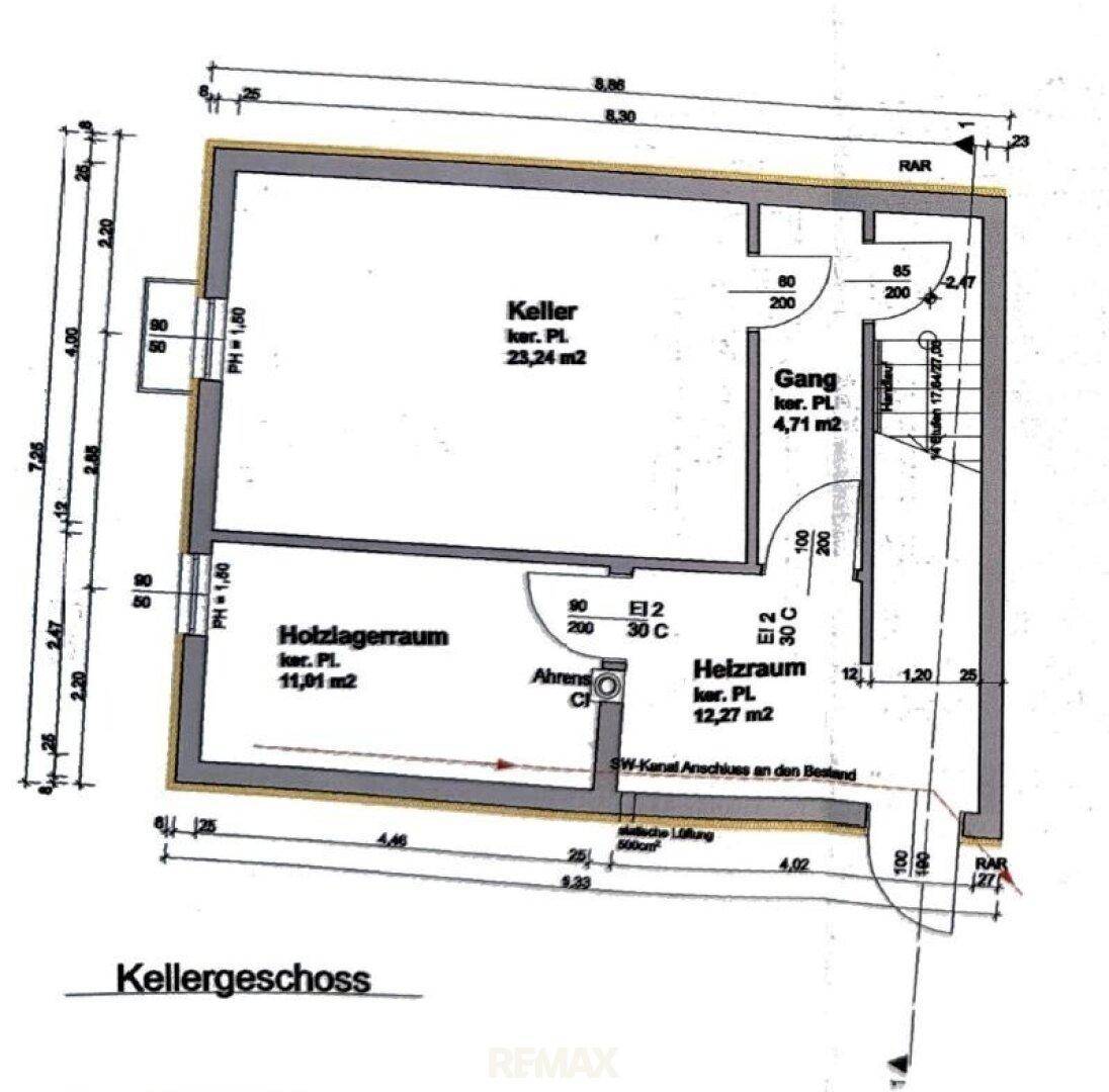 Grundriss des Kellergeschosses mit Keller, Holzlagerraum, Heizraum und Treppenaufgang.