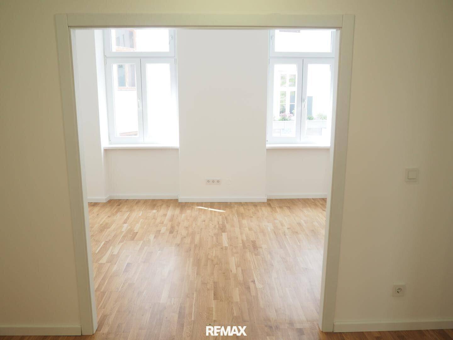 Zimmer mit Flügeltüre