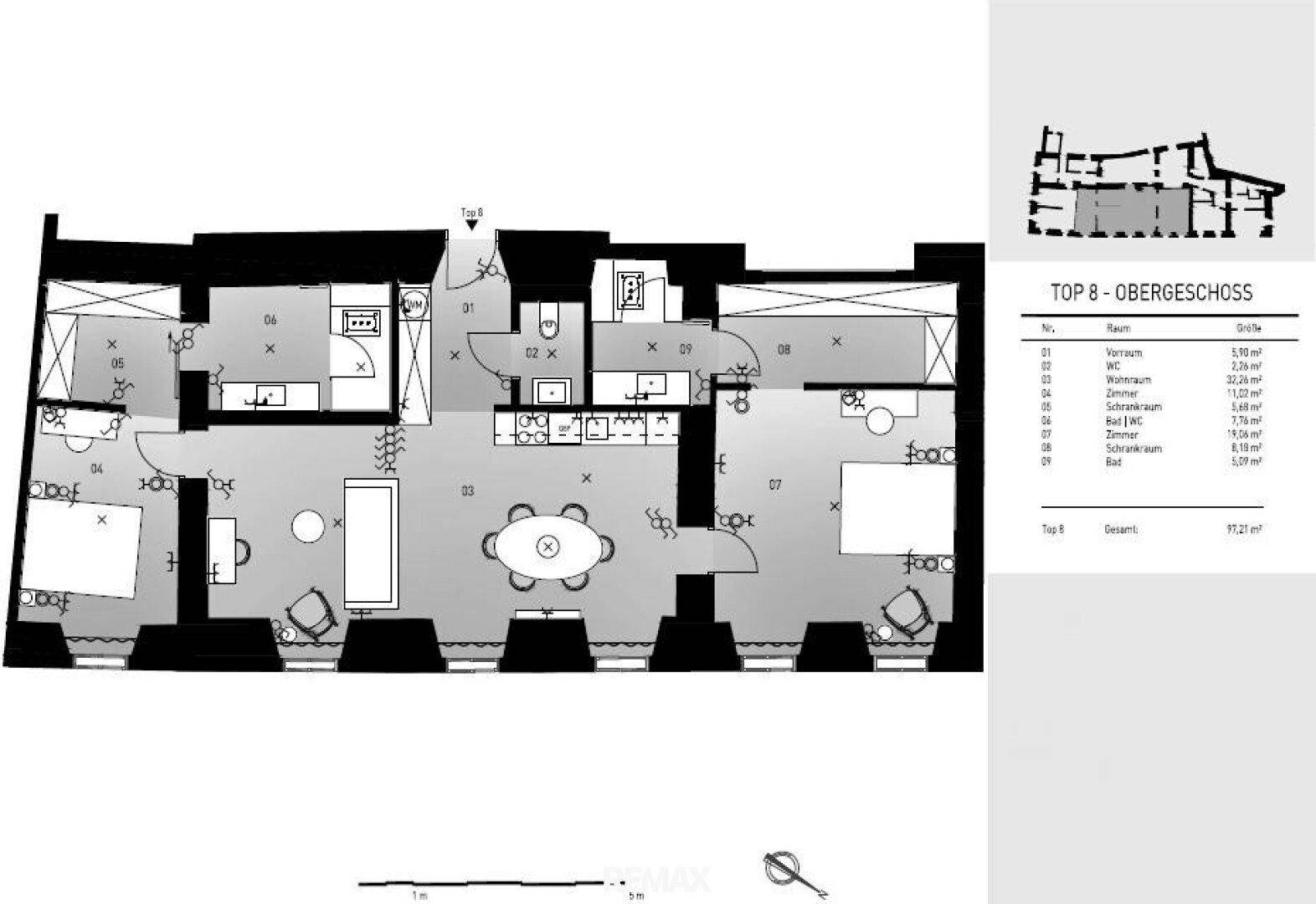 Grundriss der Wohnung Top 8 im Obergeschoss mit drei Zimmern und zwei Bädern.