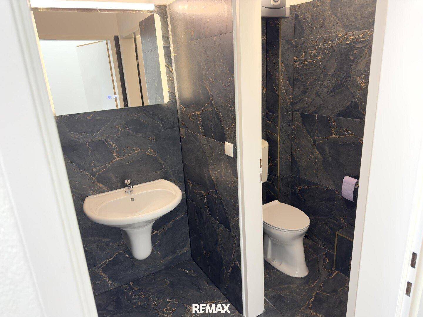16 WC