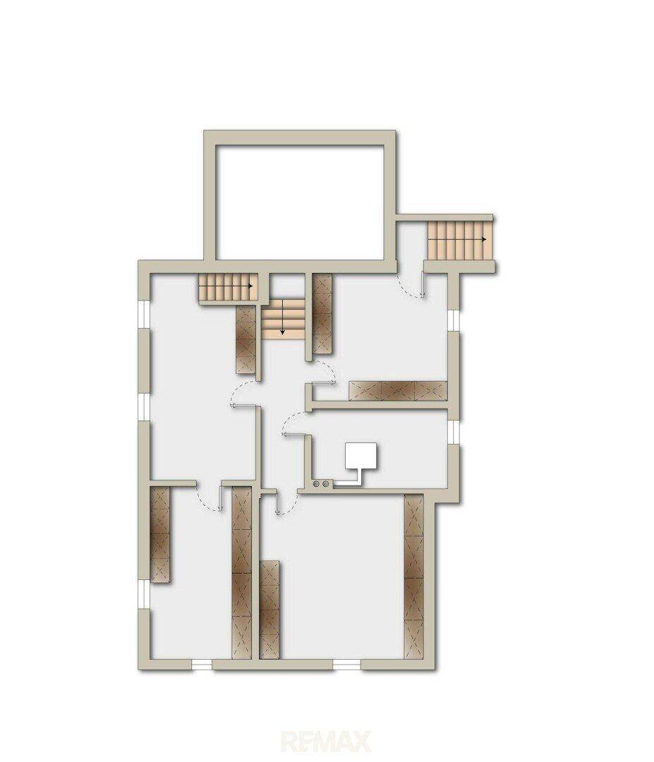 Grundriss des Erdgeschosses mit Treppenhaus und verschiedenen Räumen.